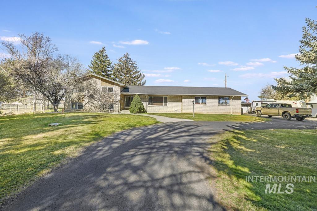 1532 Briarwood Lane Property Photo 1