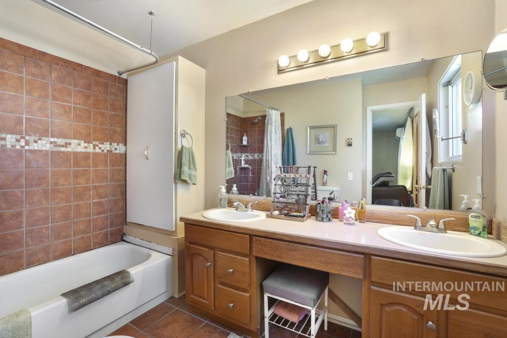 1532 Briarwood Lane Property Photo 23