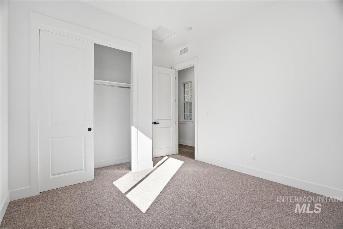 2208 N Kenora Ave Property Photo 17
