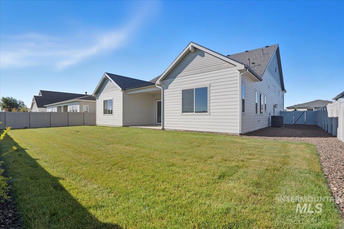 2208 N Kenora Ave Property Photo 39
