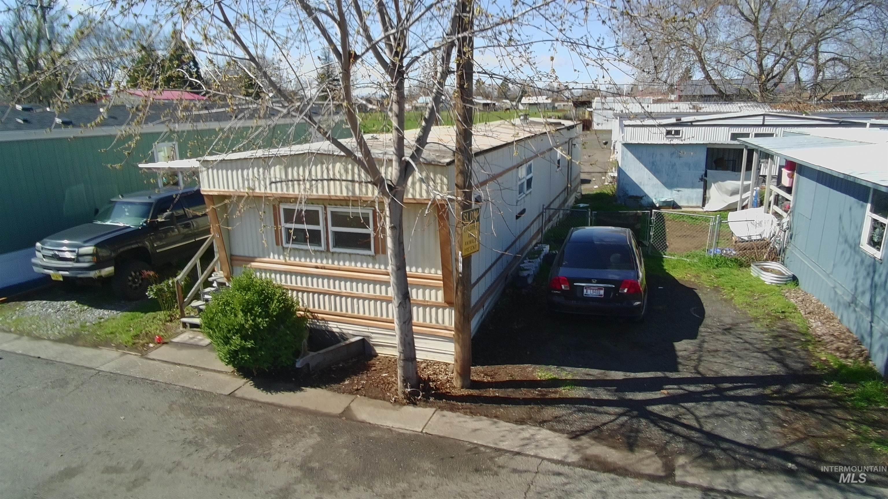 928 Warner Ave Property Photo 4