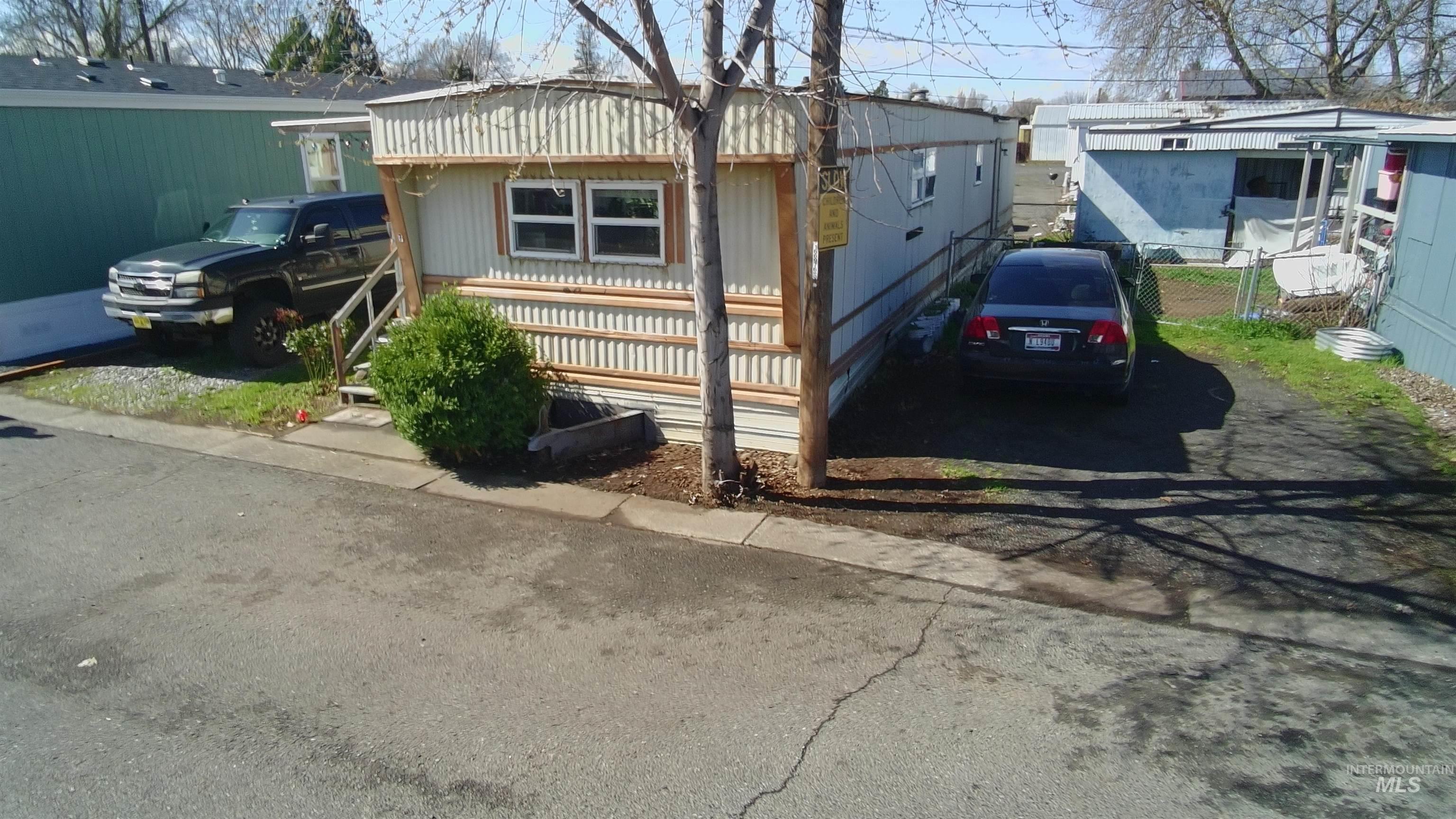 928 Warner Ave Property Photo 5