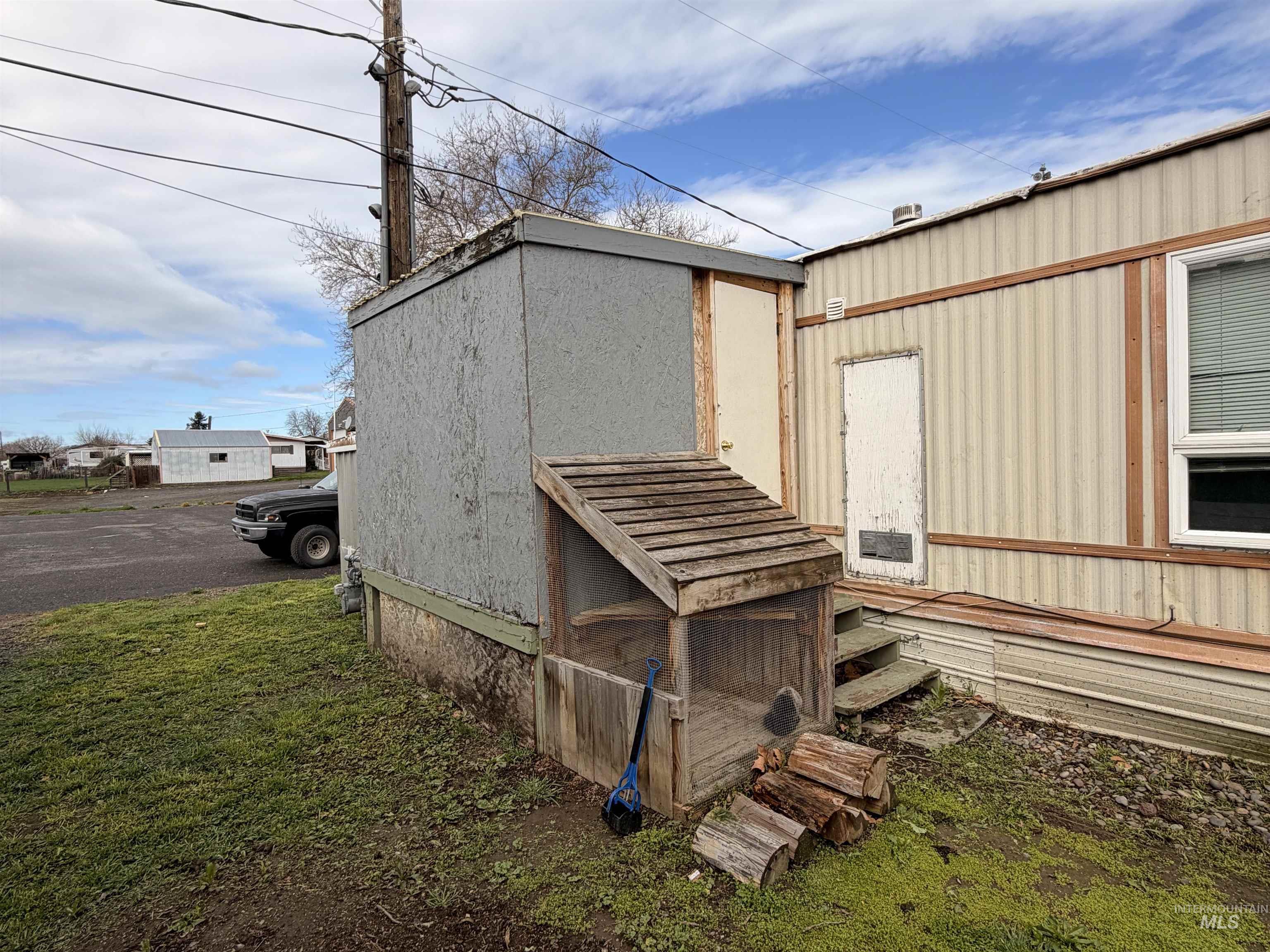 928 Warner Ave Property Photo 37