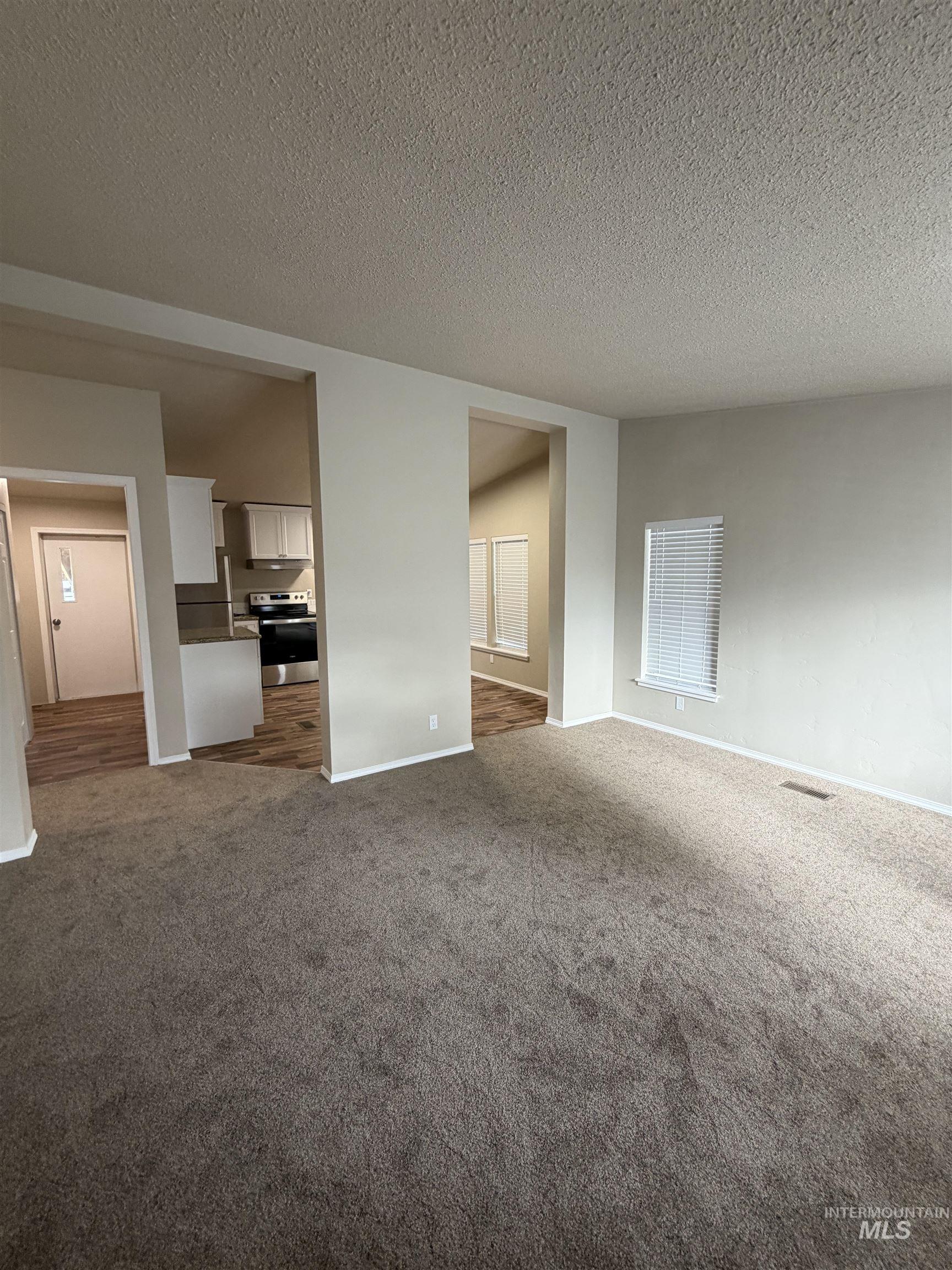 815 E Liberty Property Photo 3