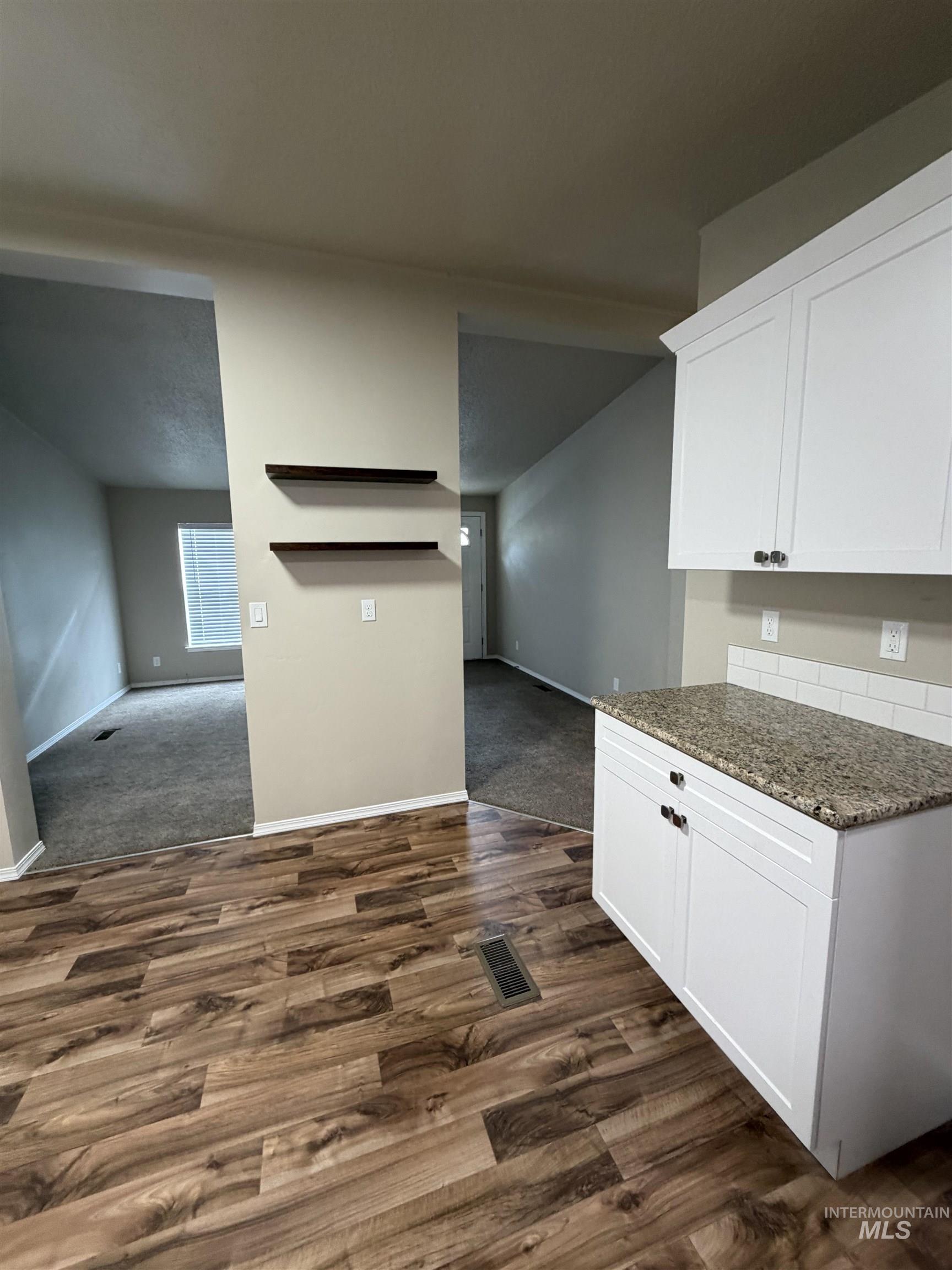 815 E Liberty Property Photo 5