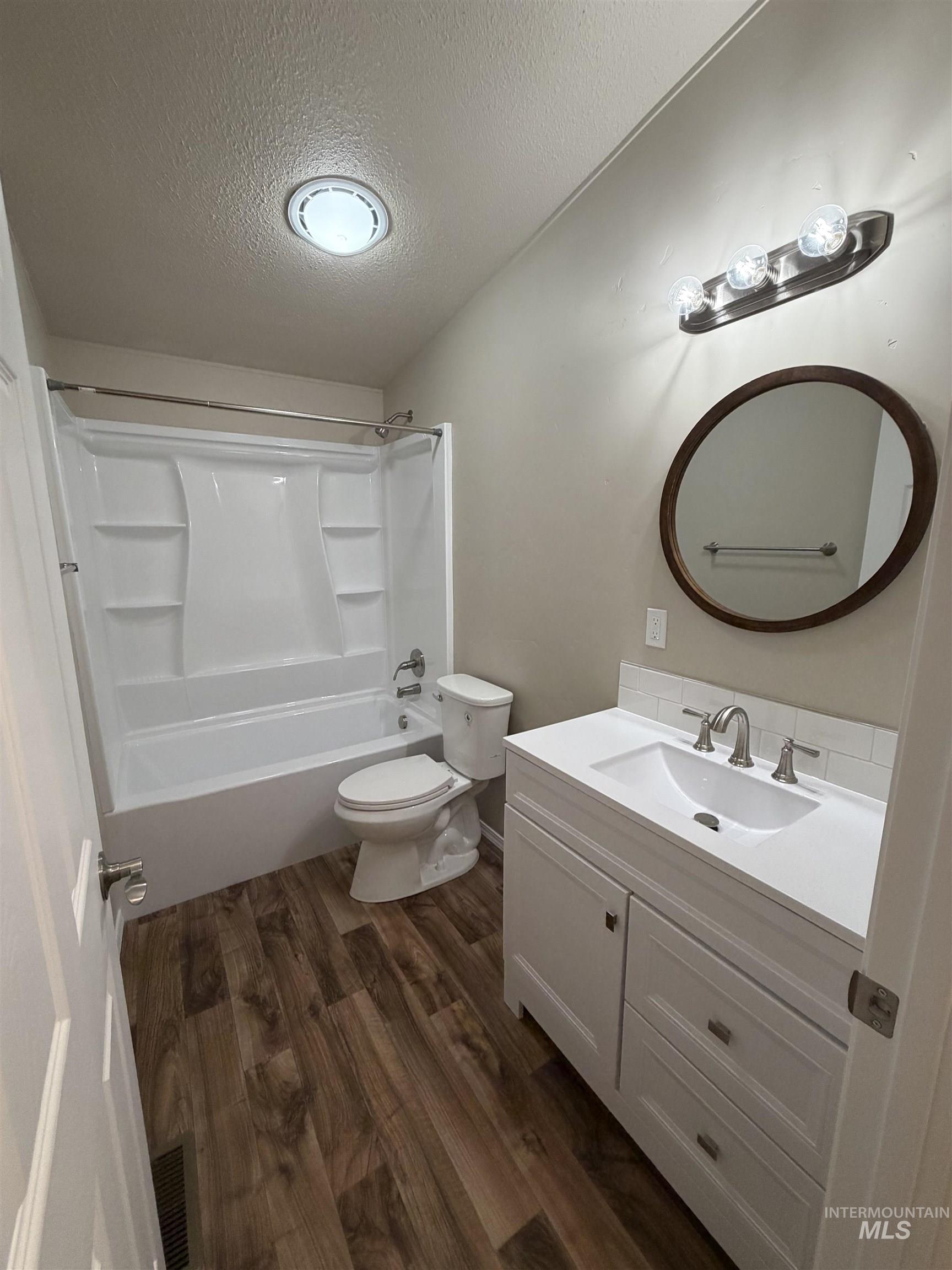 815 E Liberty Property Photo 15