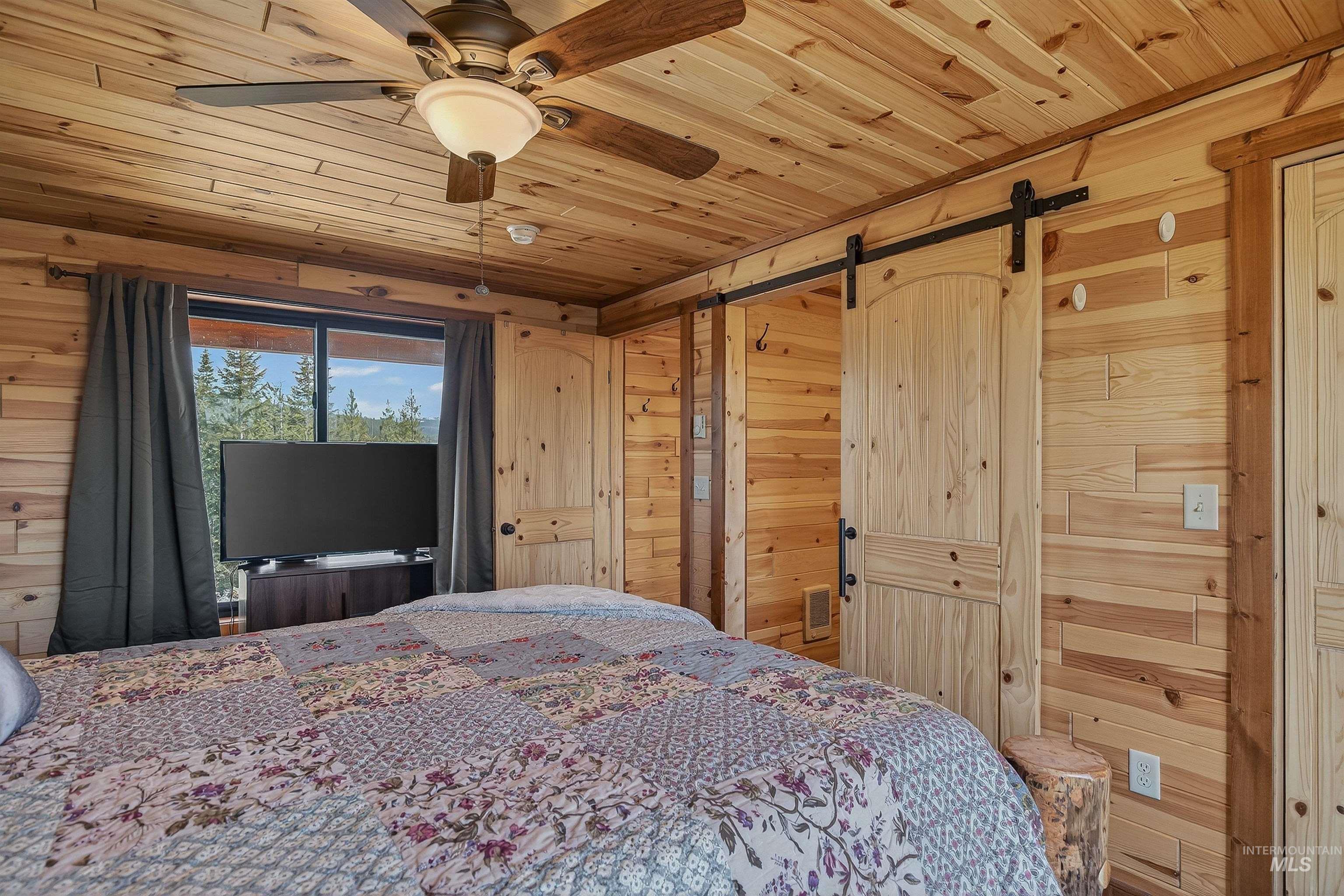 467 Santiam Road Property Photo 18