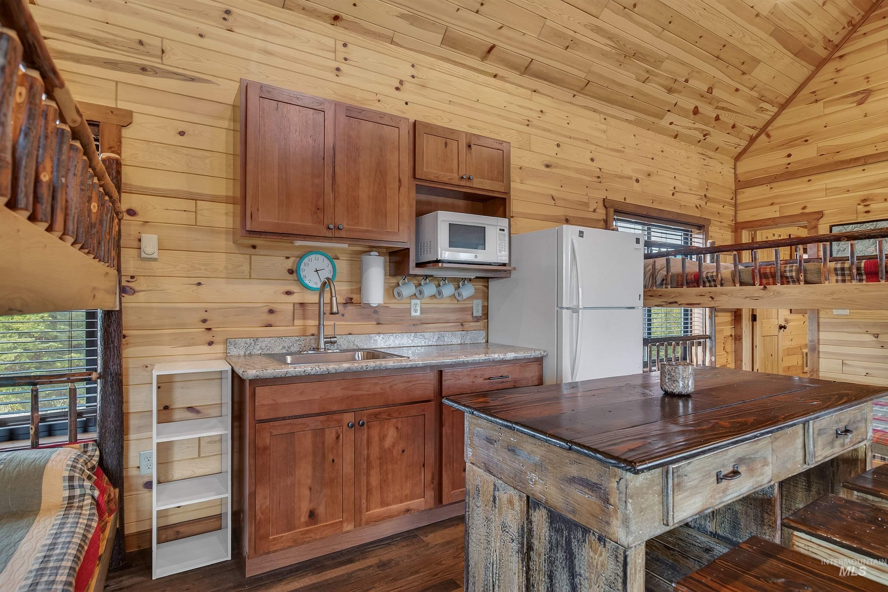 467 Santiam Road Property Photo 27