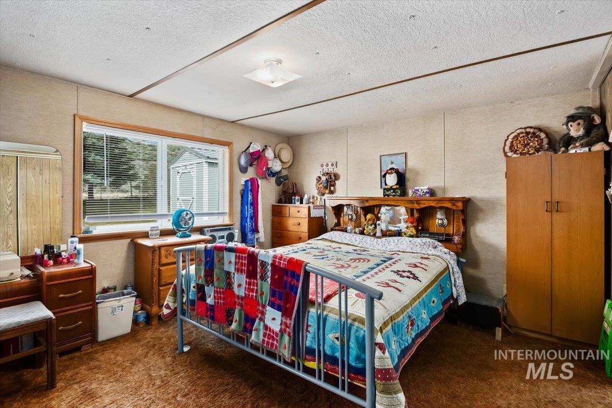 102 Willow Creek Rd Property Photo 14