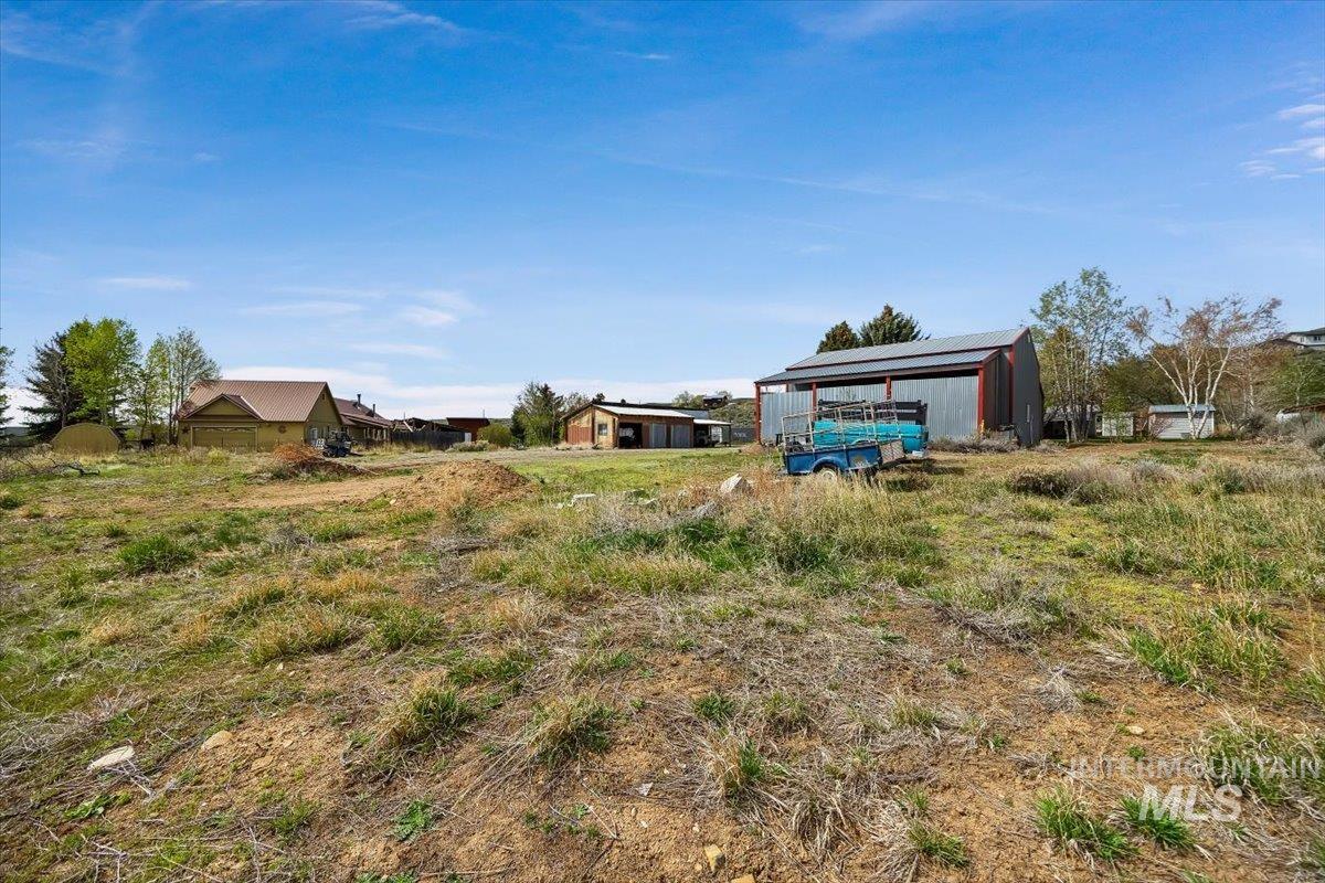 102 Willow Creek Rd Property Photo 28