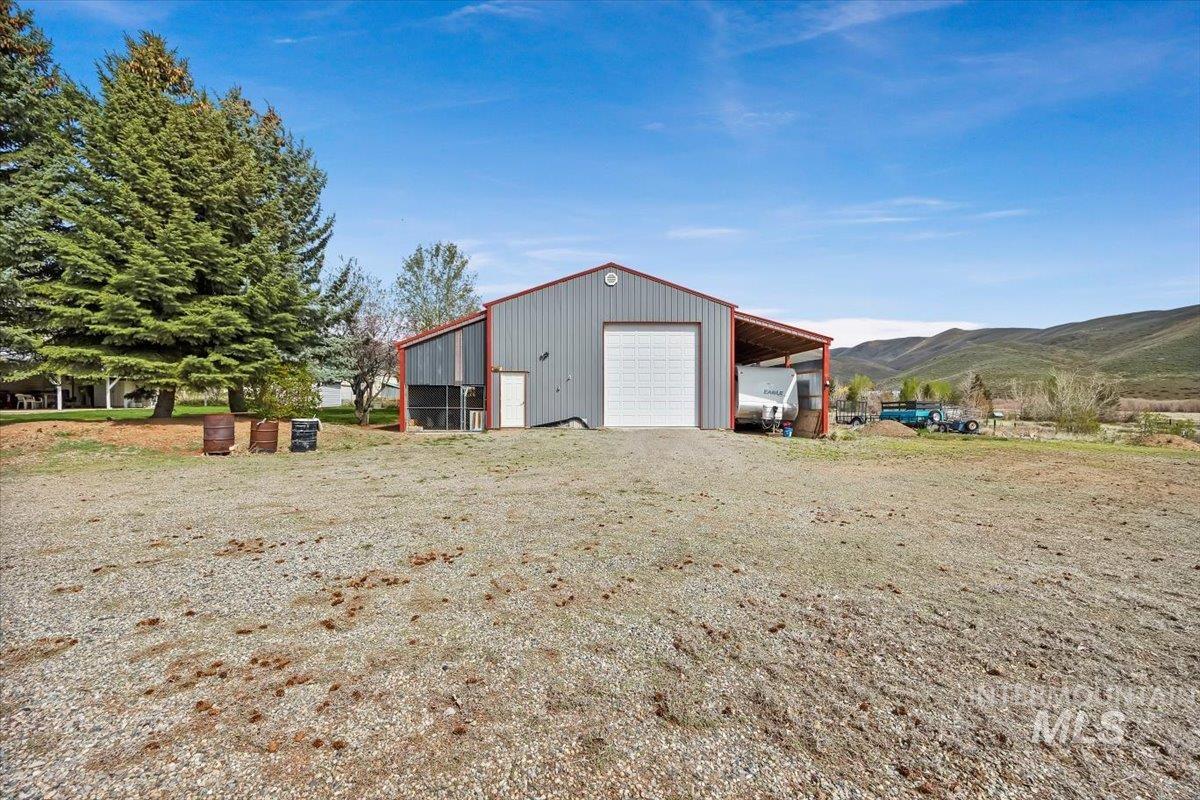 102 Willow Creek Rd Property Photo 30