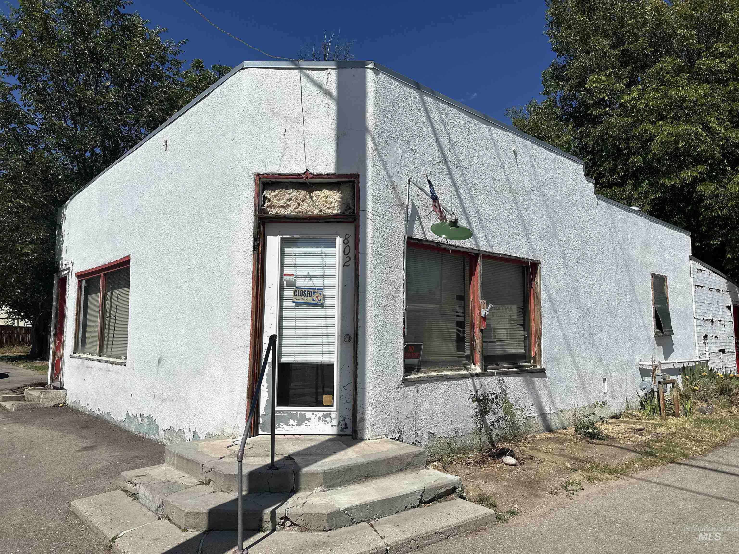 802 N Garden Property Photo 1