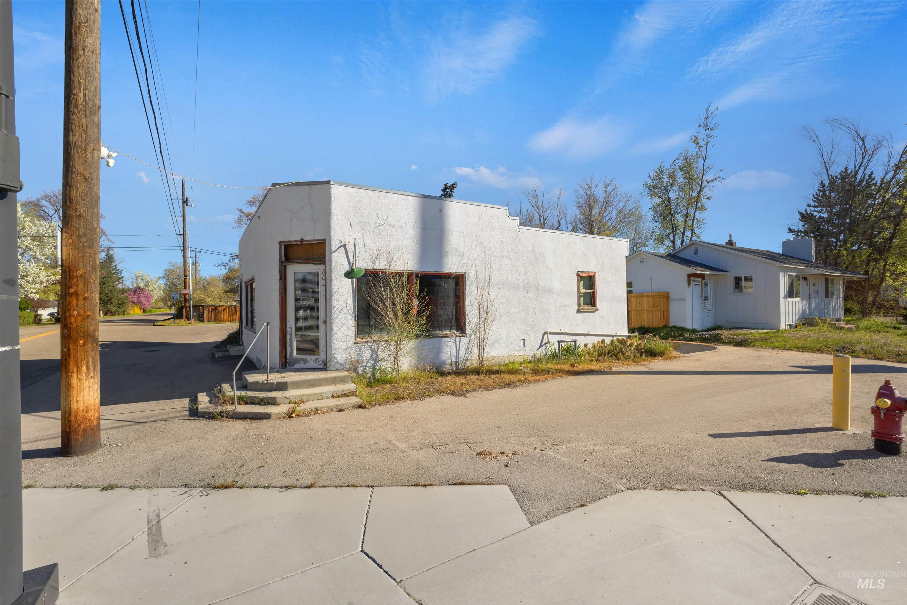 802 N Garden Property Photo 18