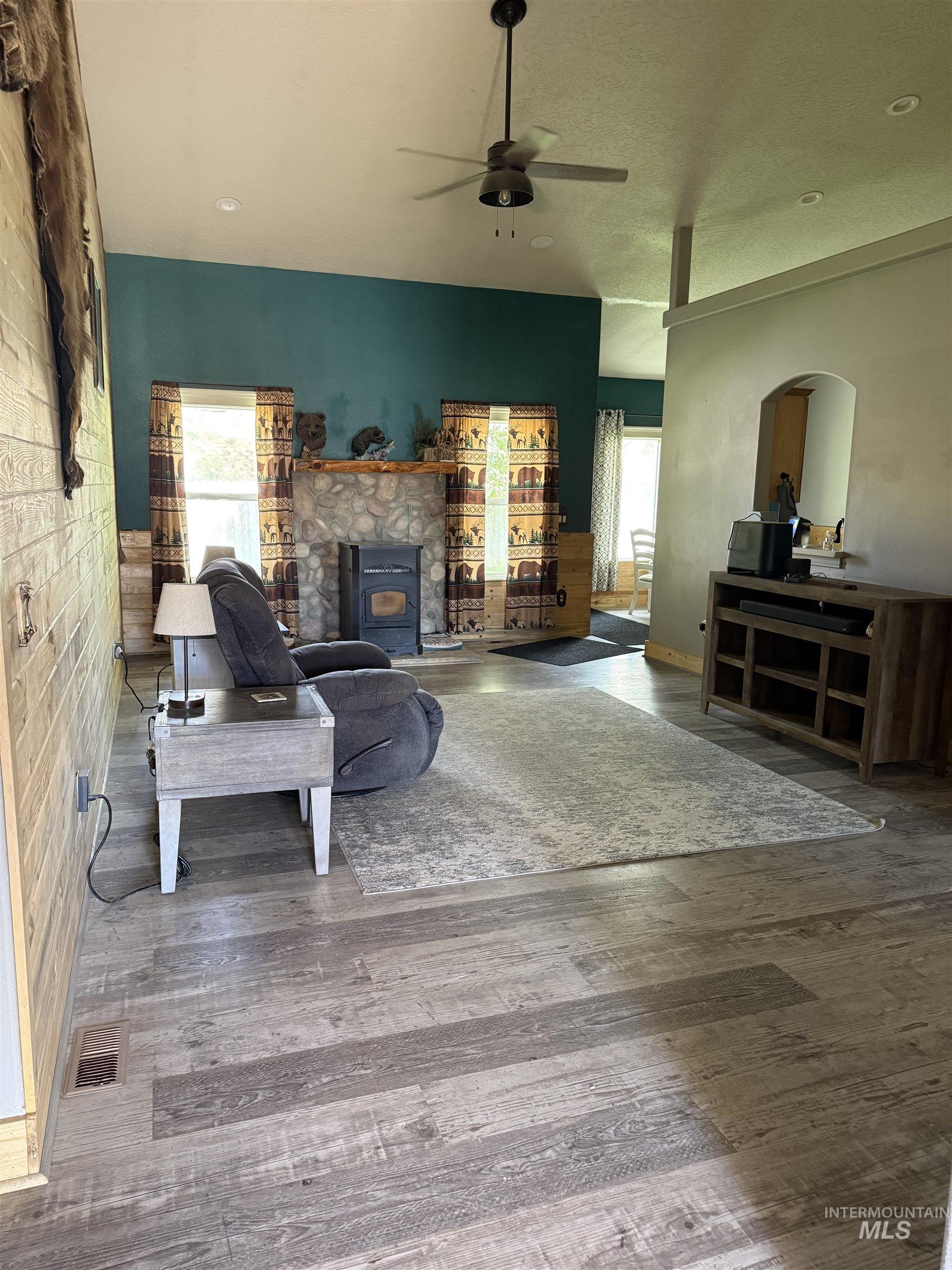2580 Sand Hollow Rd Property Photo 5