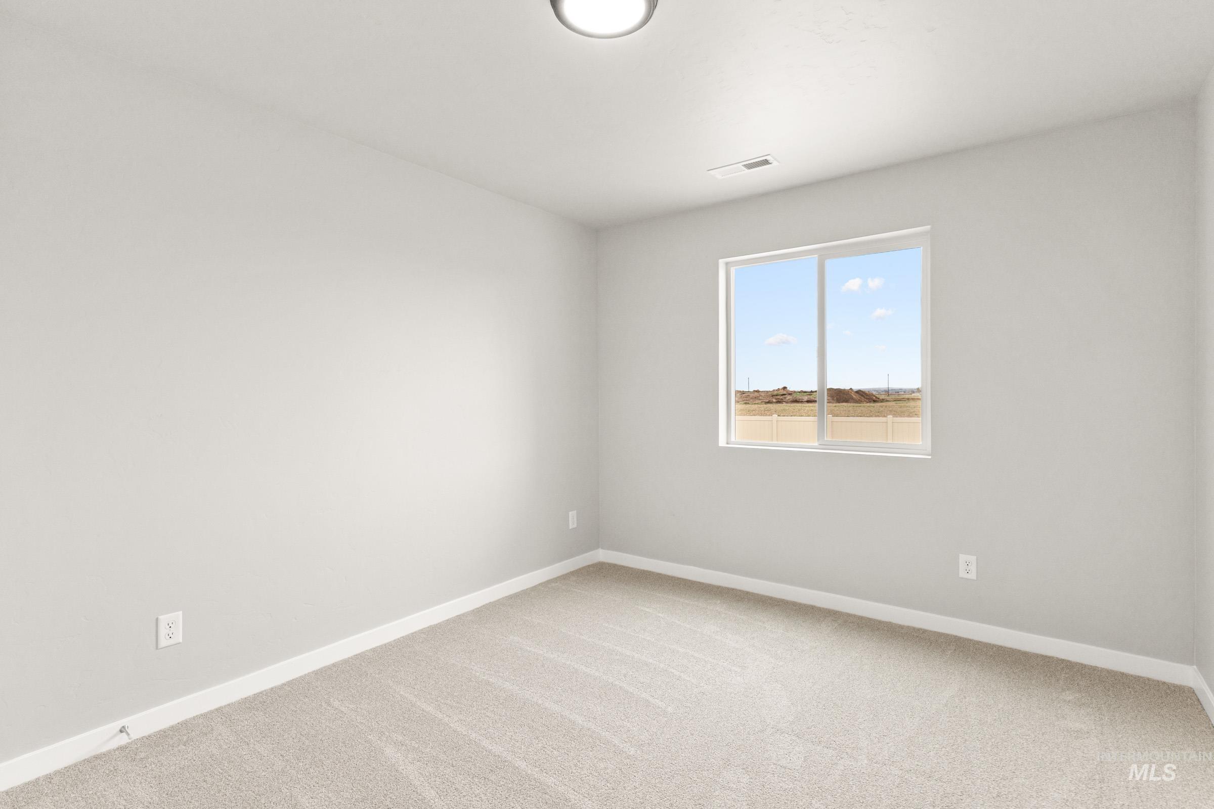 5242 E Phelps Lake Dr Property Photo 12