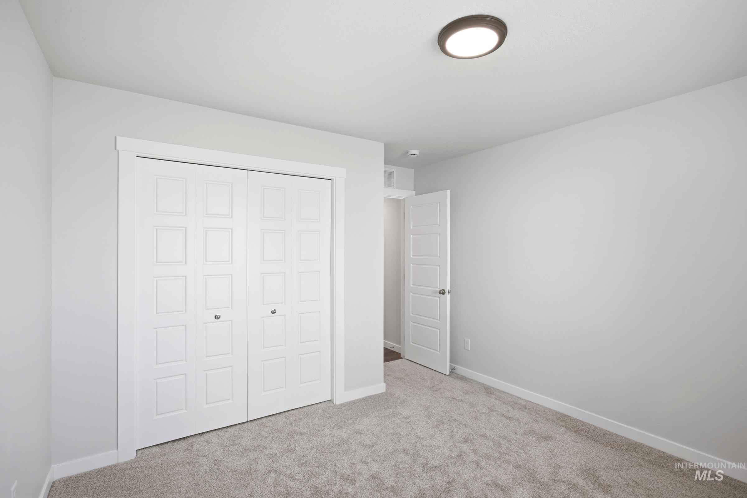 5270 E Phelps Lake Dr Property Photo 15