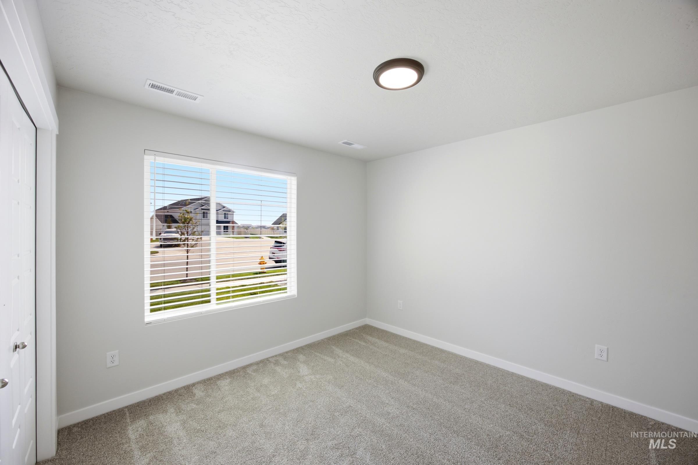 5270 E Phelps Lake Dr Property Photo 18