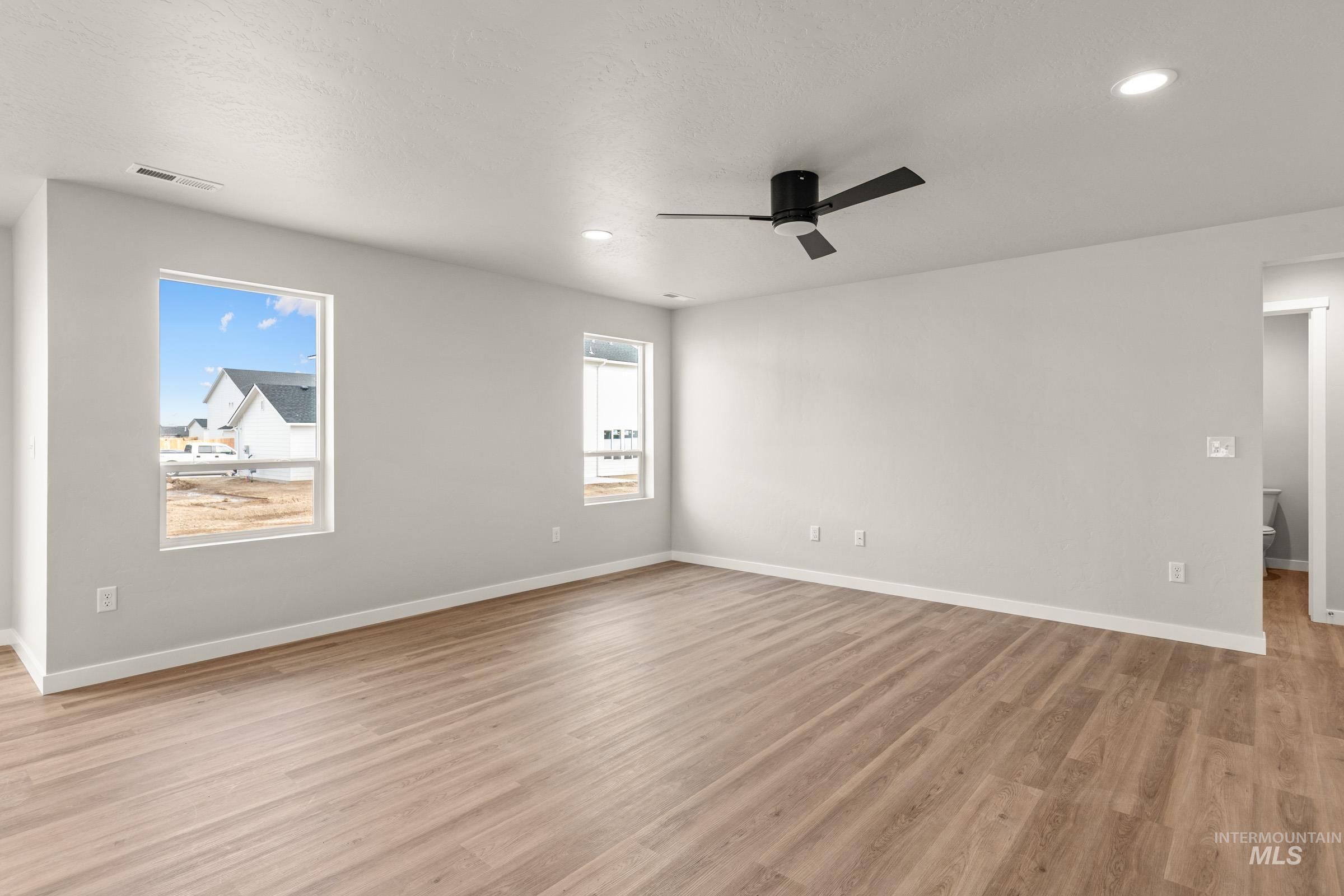 13704 Redway Ct Property Photo 8