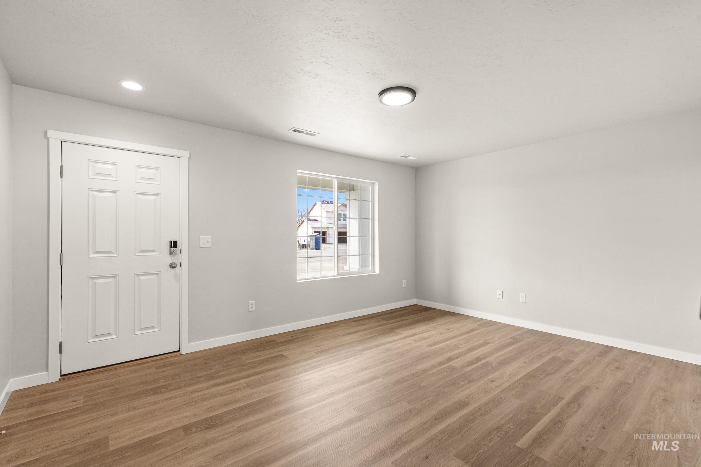 13704 Redway Ct Property Photo 11