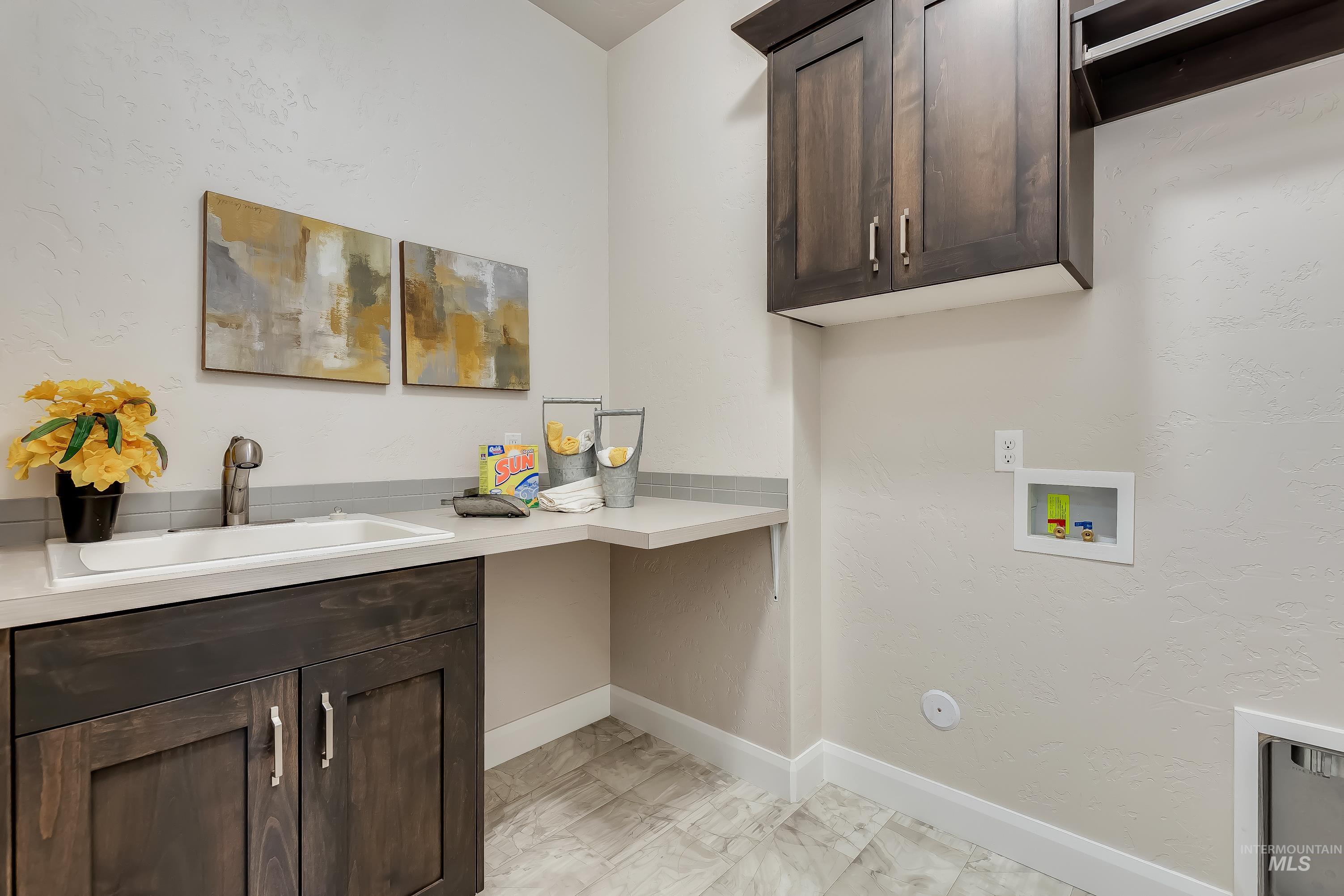 98979286 Property Photo 29