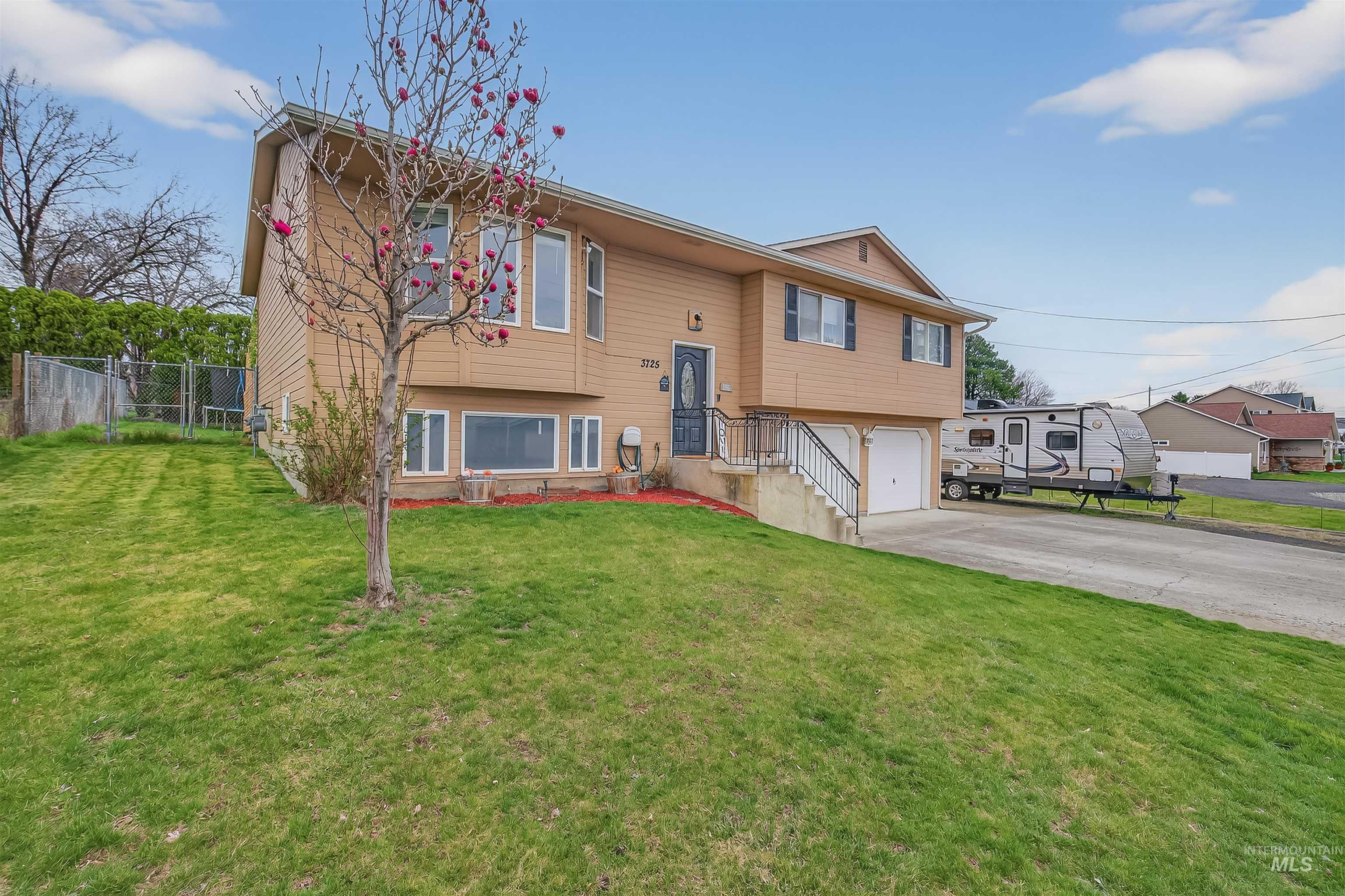 3725 11th Street Property Photo 1