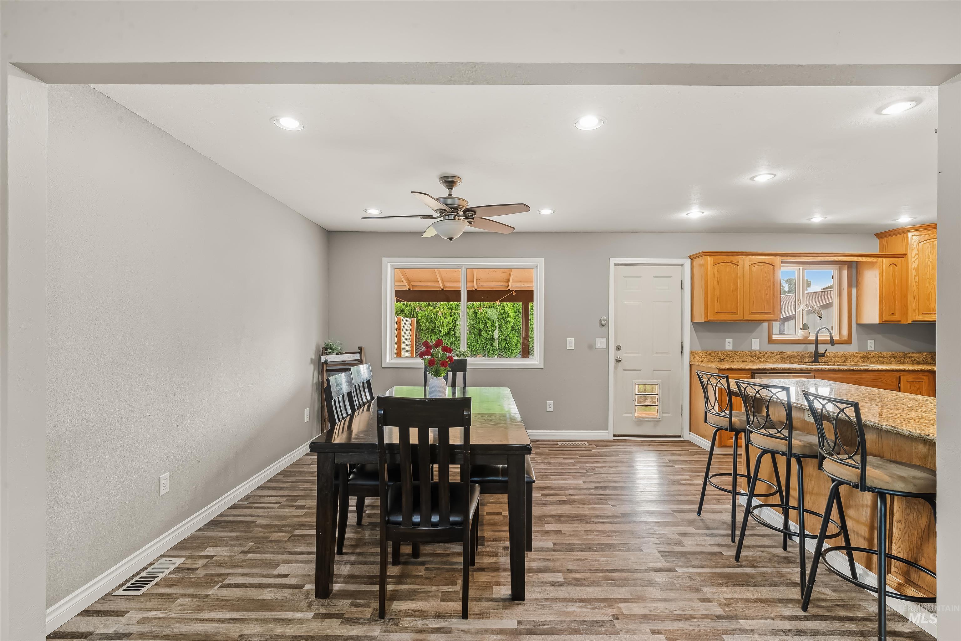 3725 11th Street Property Photo 5