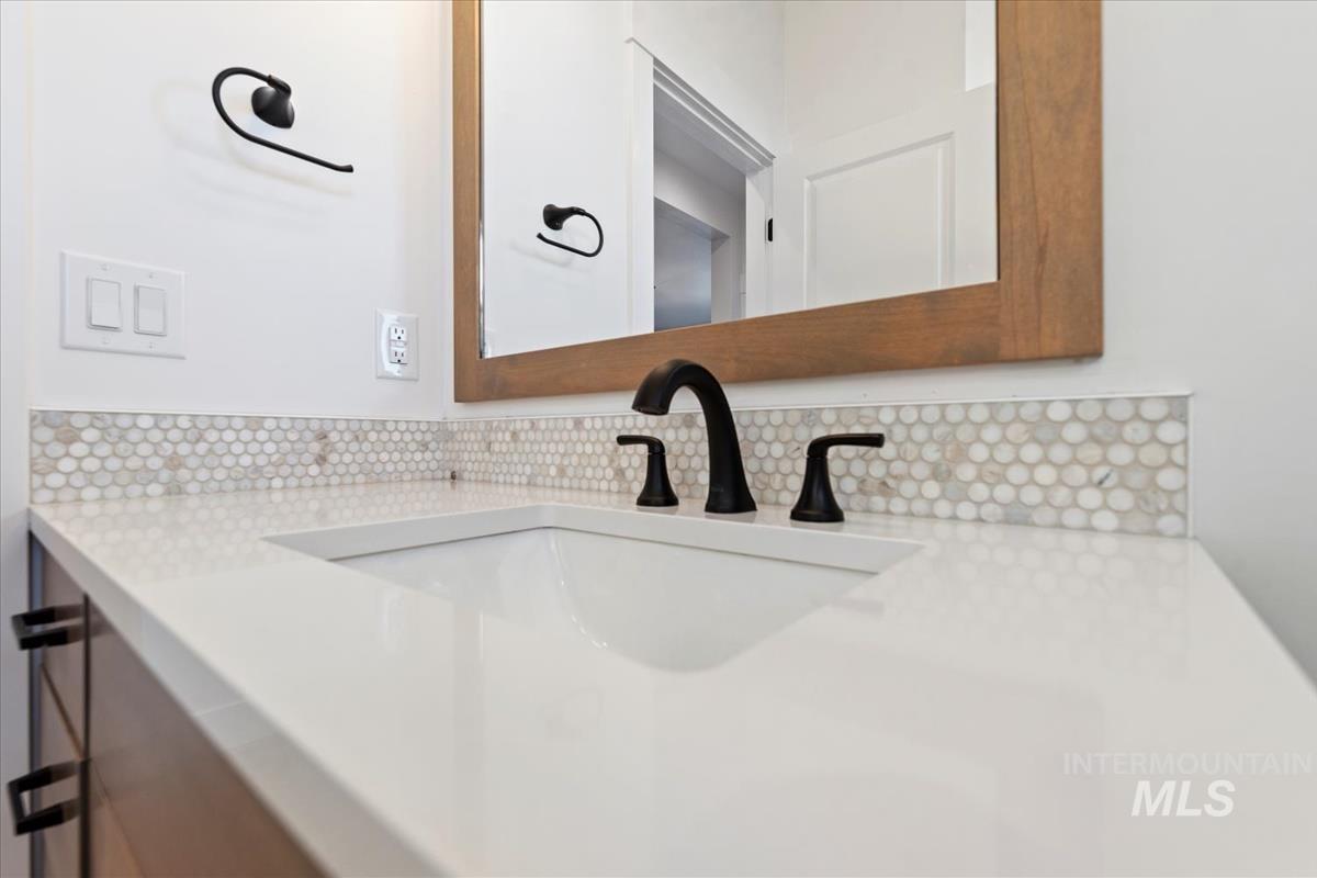 7345 Powell Pl Property Photo 33
