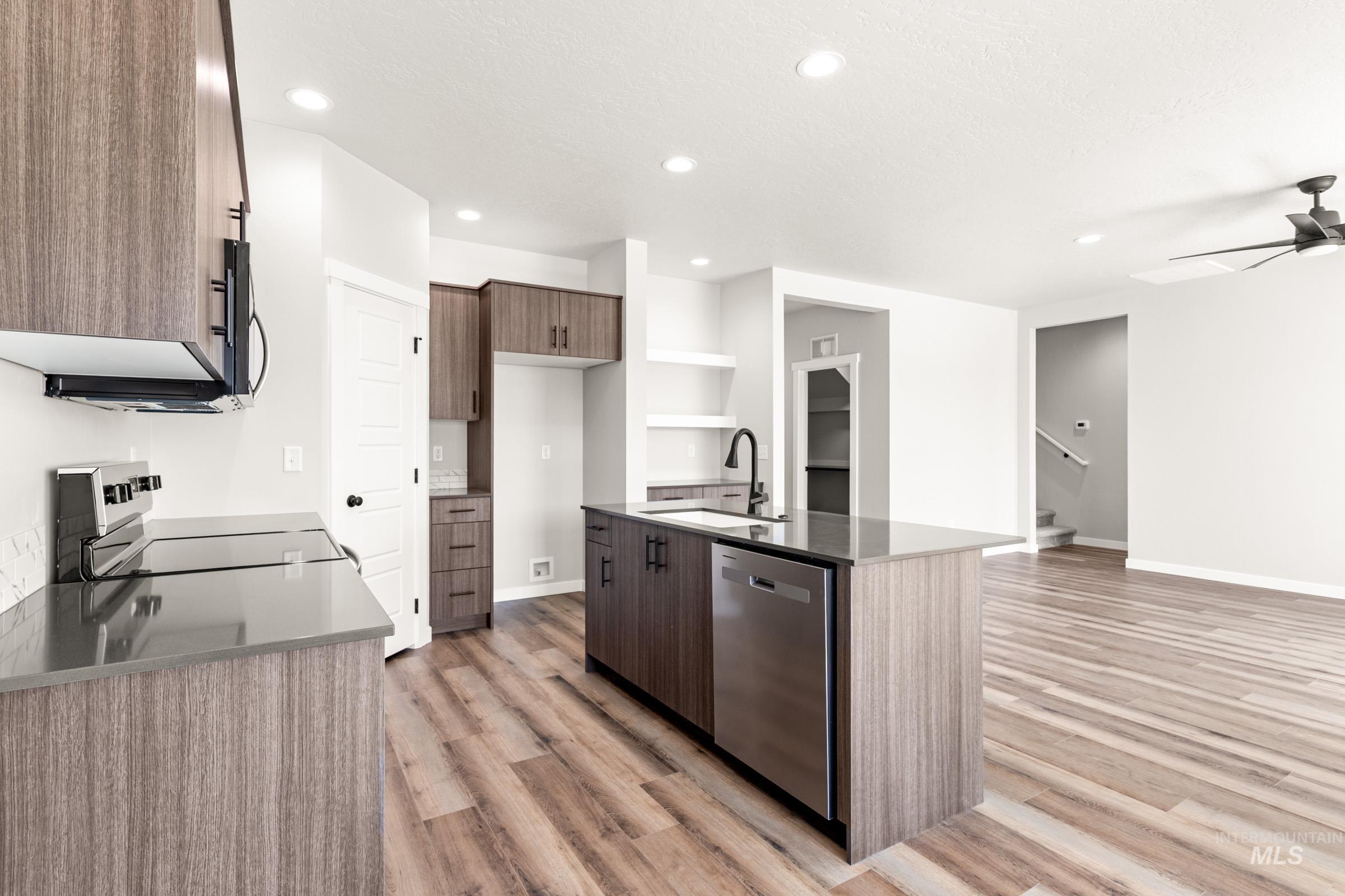 8238 E Cool River Lp Property Photo 6