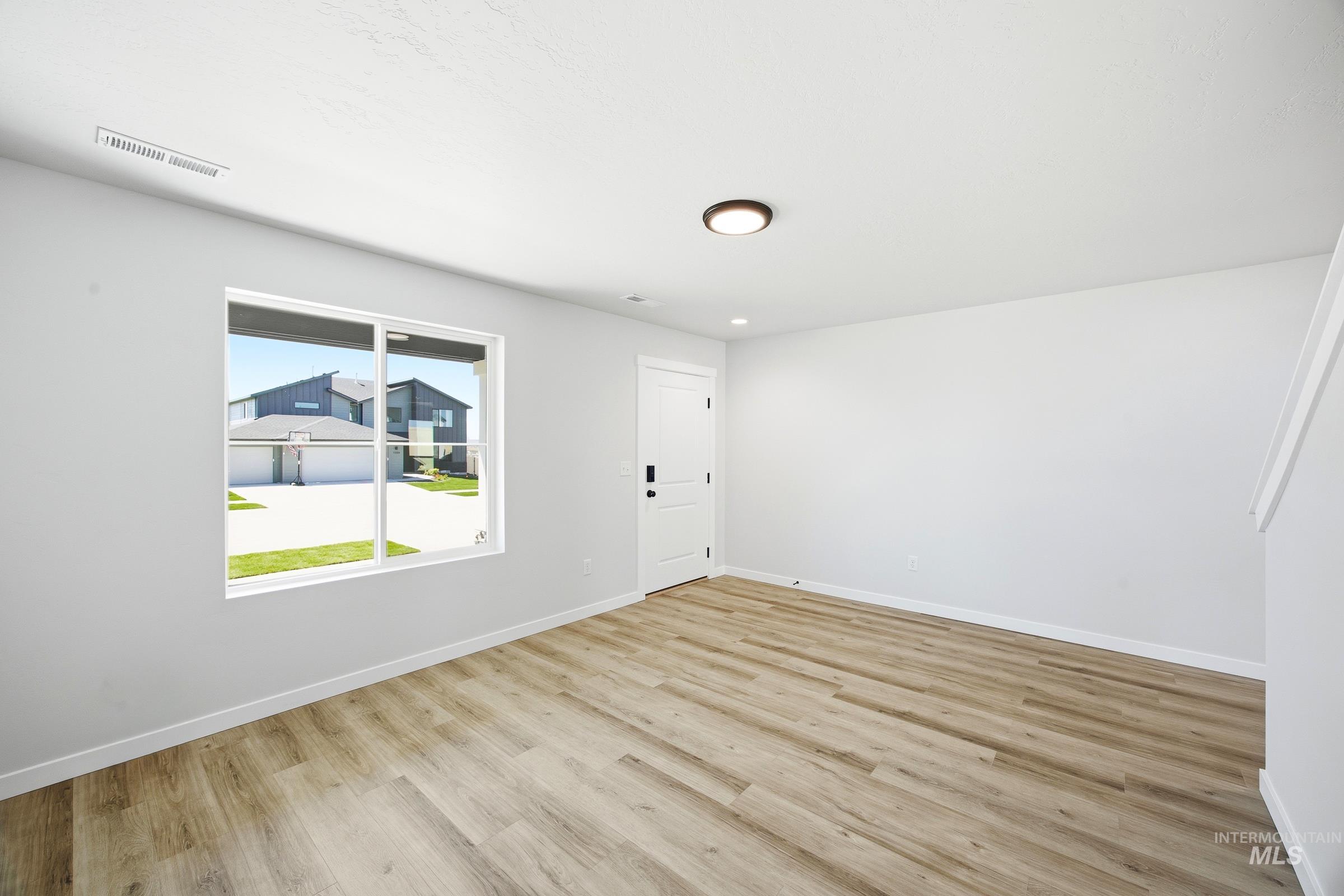 1106 W Cub River Dr Property Photo 11