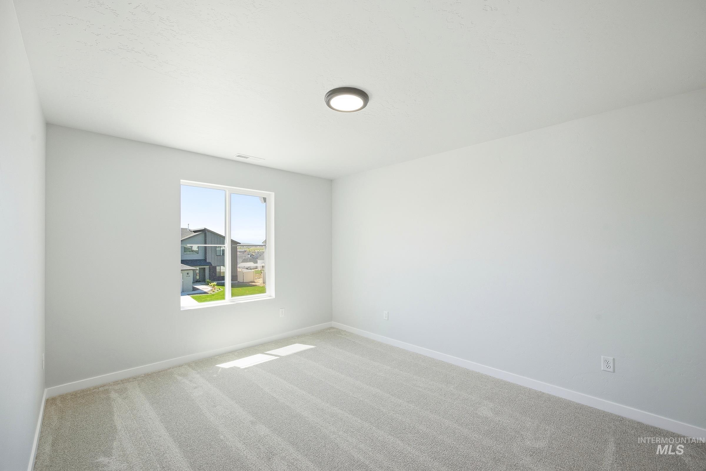 1106 W Cub River Dr Property Photo 16