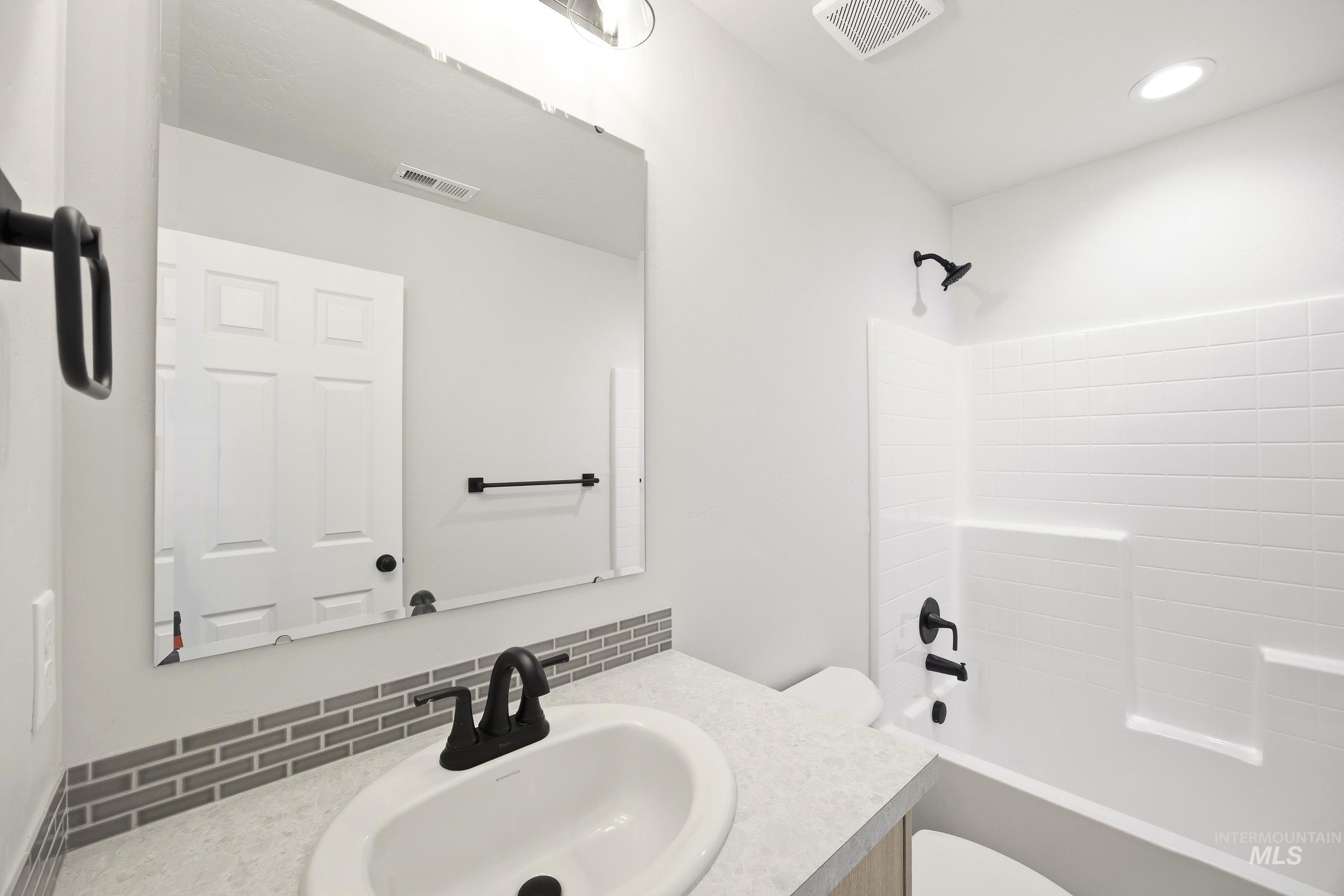 1106 W Cub River Dr Property Photo 18