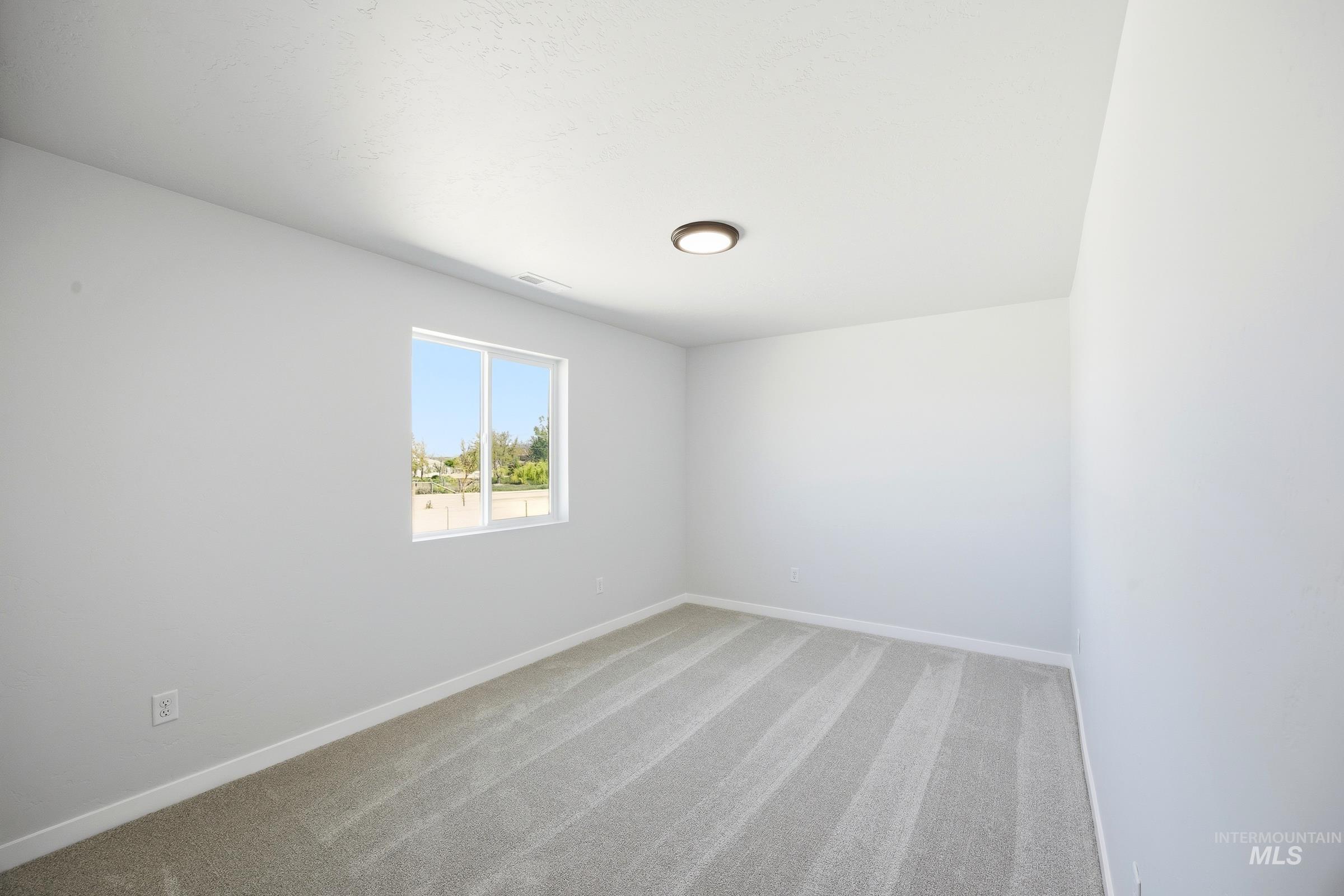 1106 W Cub River Dr Property Photo 23