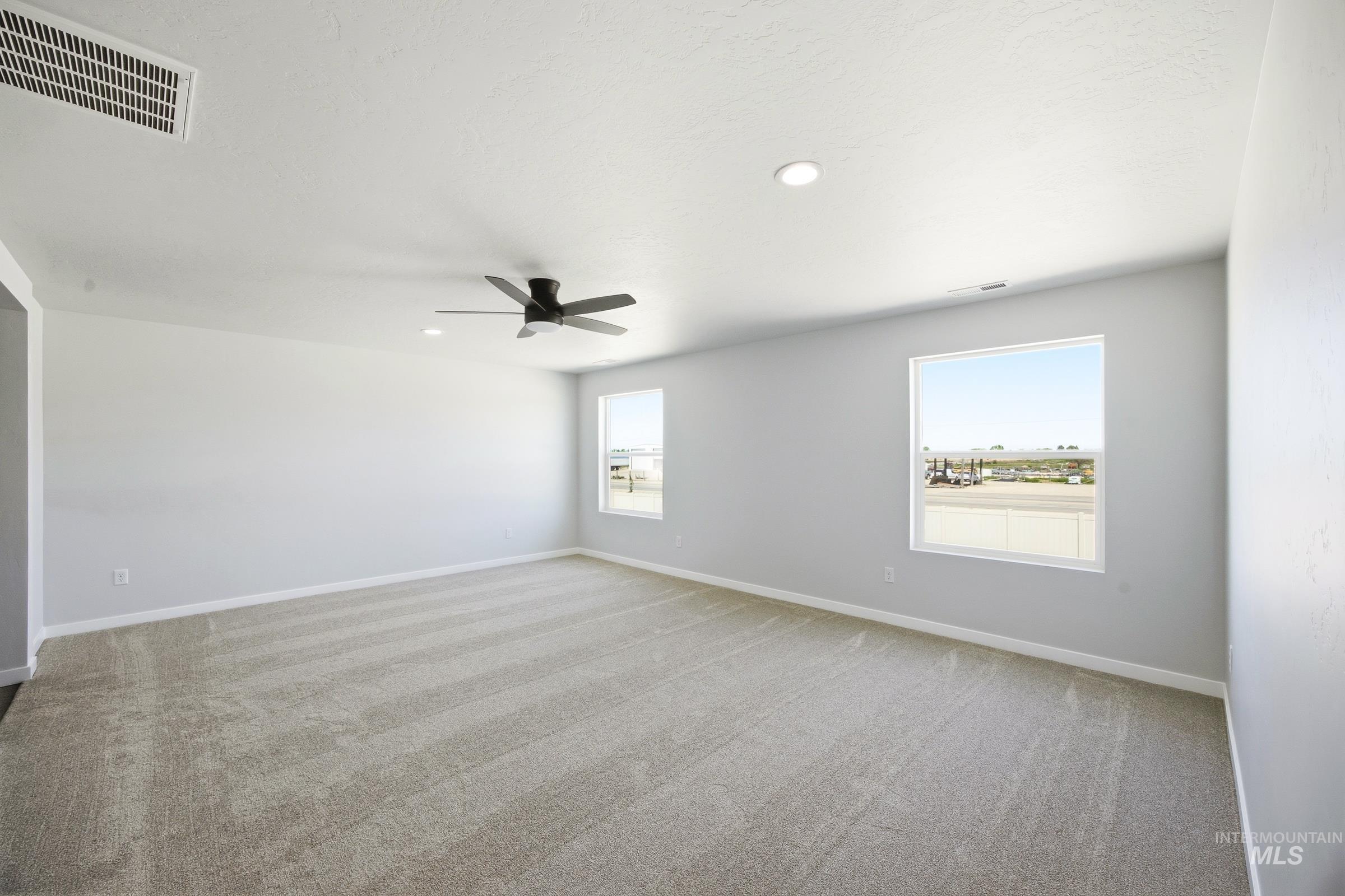 1106 W Cub River Dr Property Photo 25
