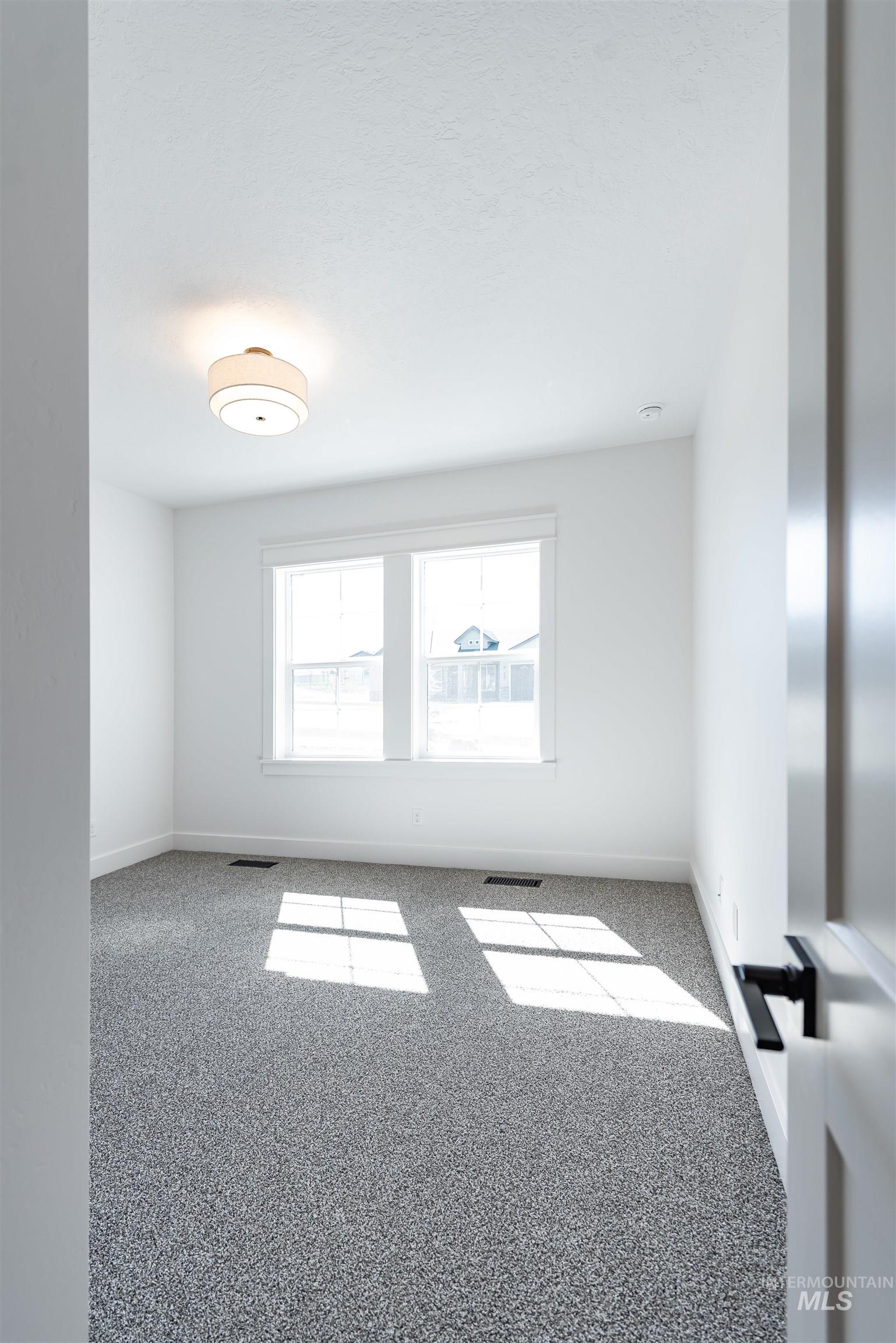 400 S Diesel Way Property Photo 32