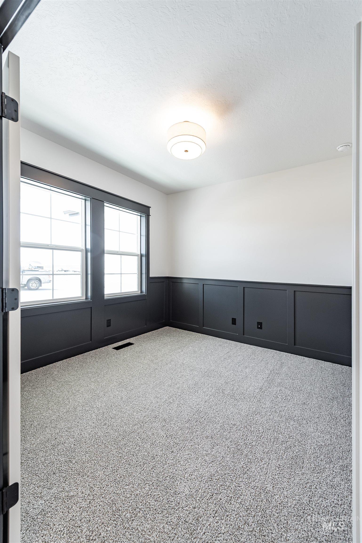 400 S Diesel Way Property Photo 34