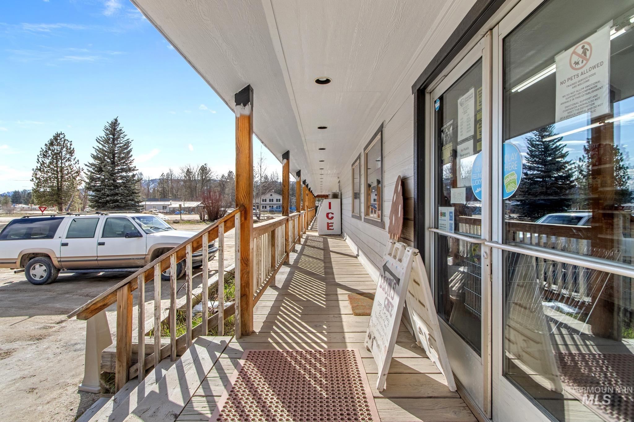 200 Main Street Property Photo 25