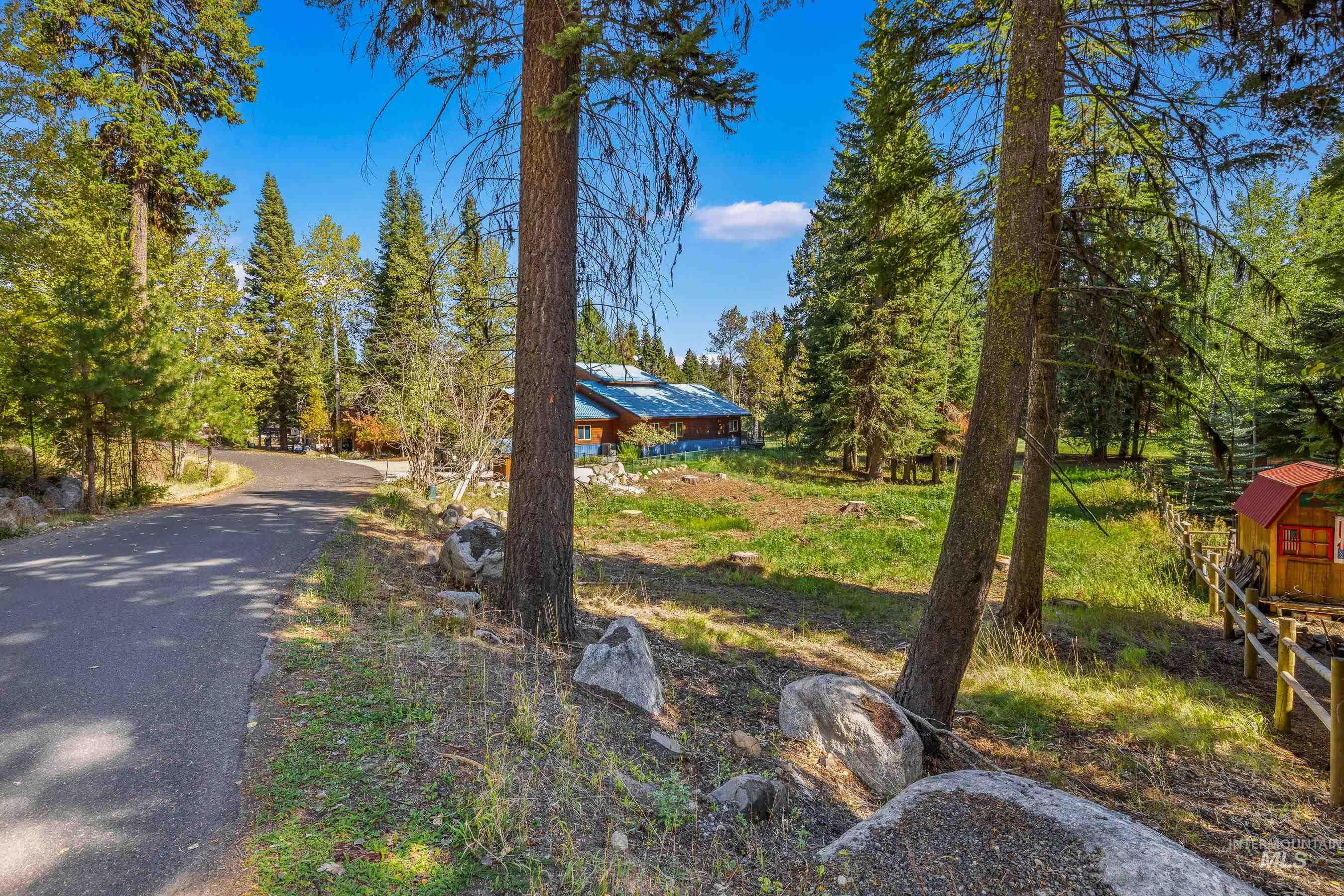1365 Divot Lane Property Photo 8