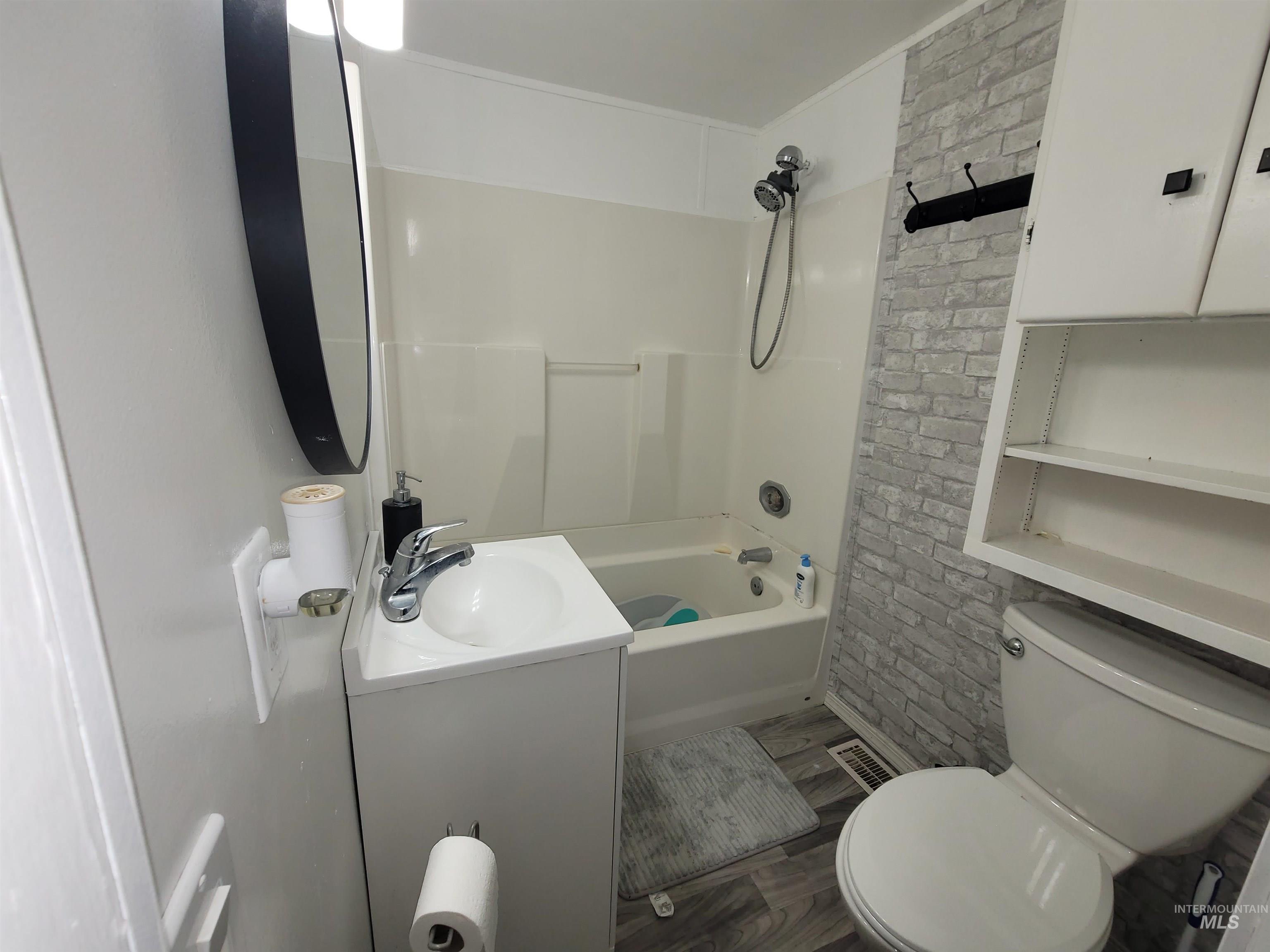 3015 Clemans Rd. Property Photo 21