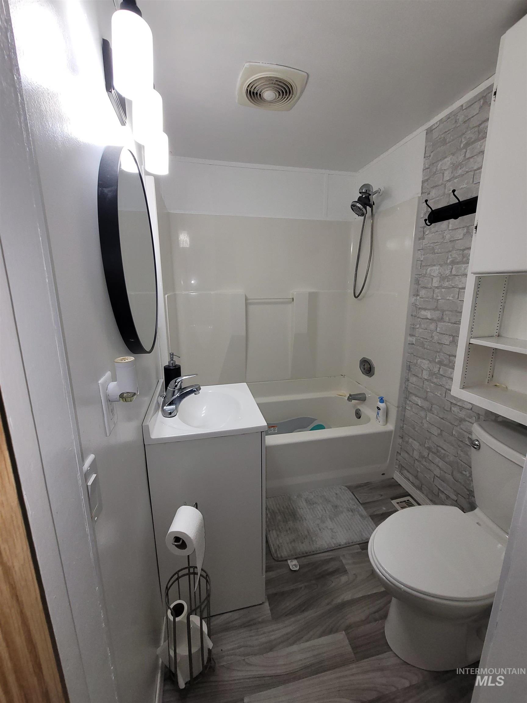 3015 Clemans Rd. Property Photo 22