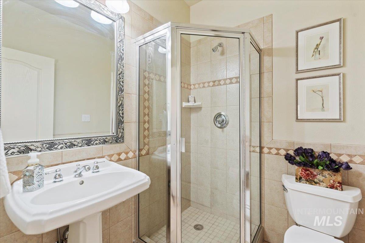 1104 W Colchester Drive Property Photo 19