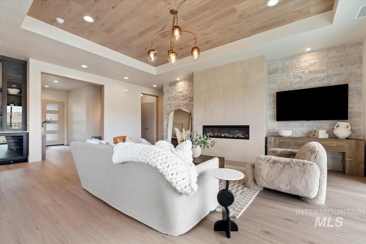 20185 N Swire Green Way Property Photo 8
