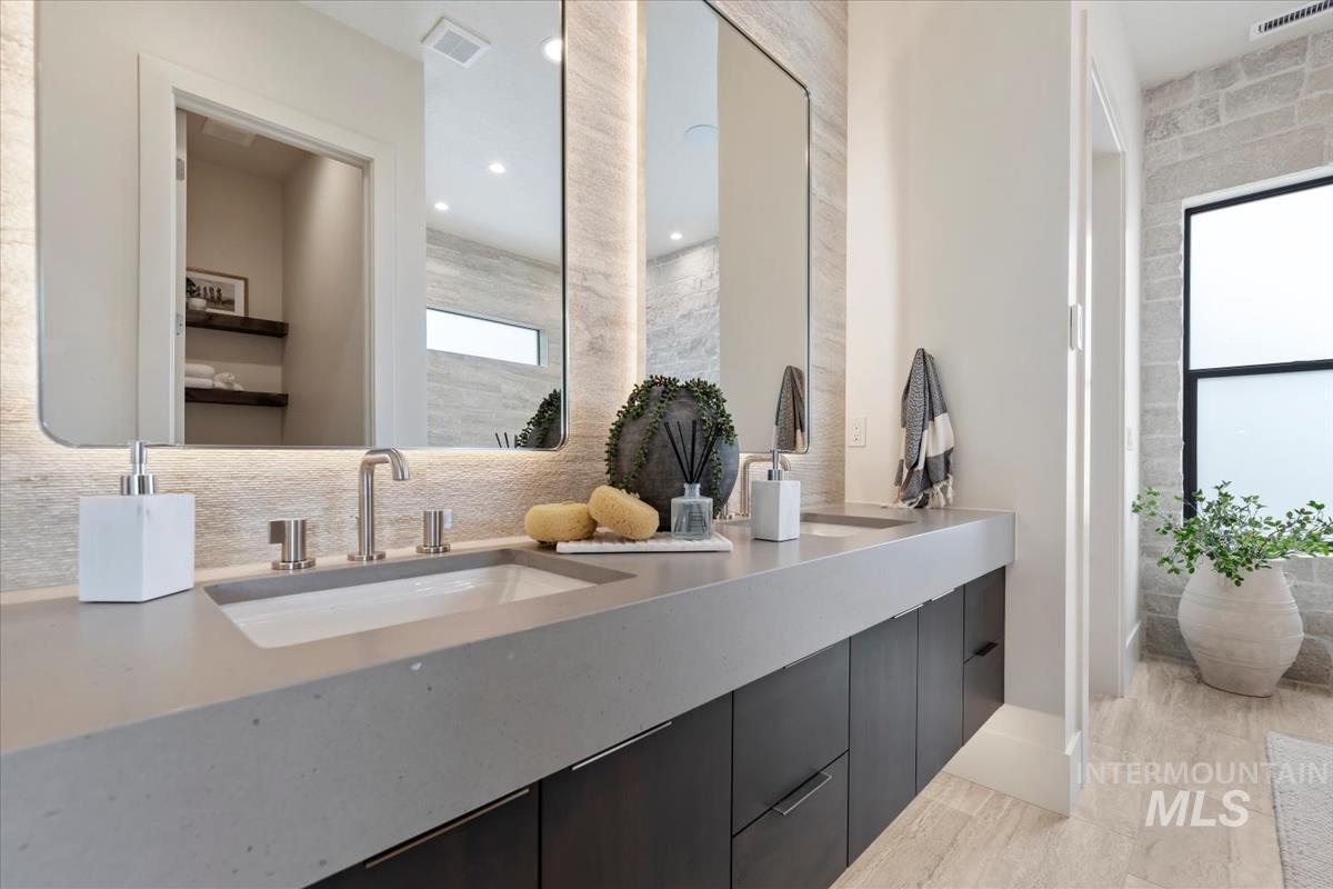 20185 N Swire Green Way Property Photo 25