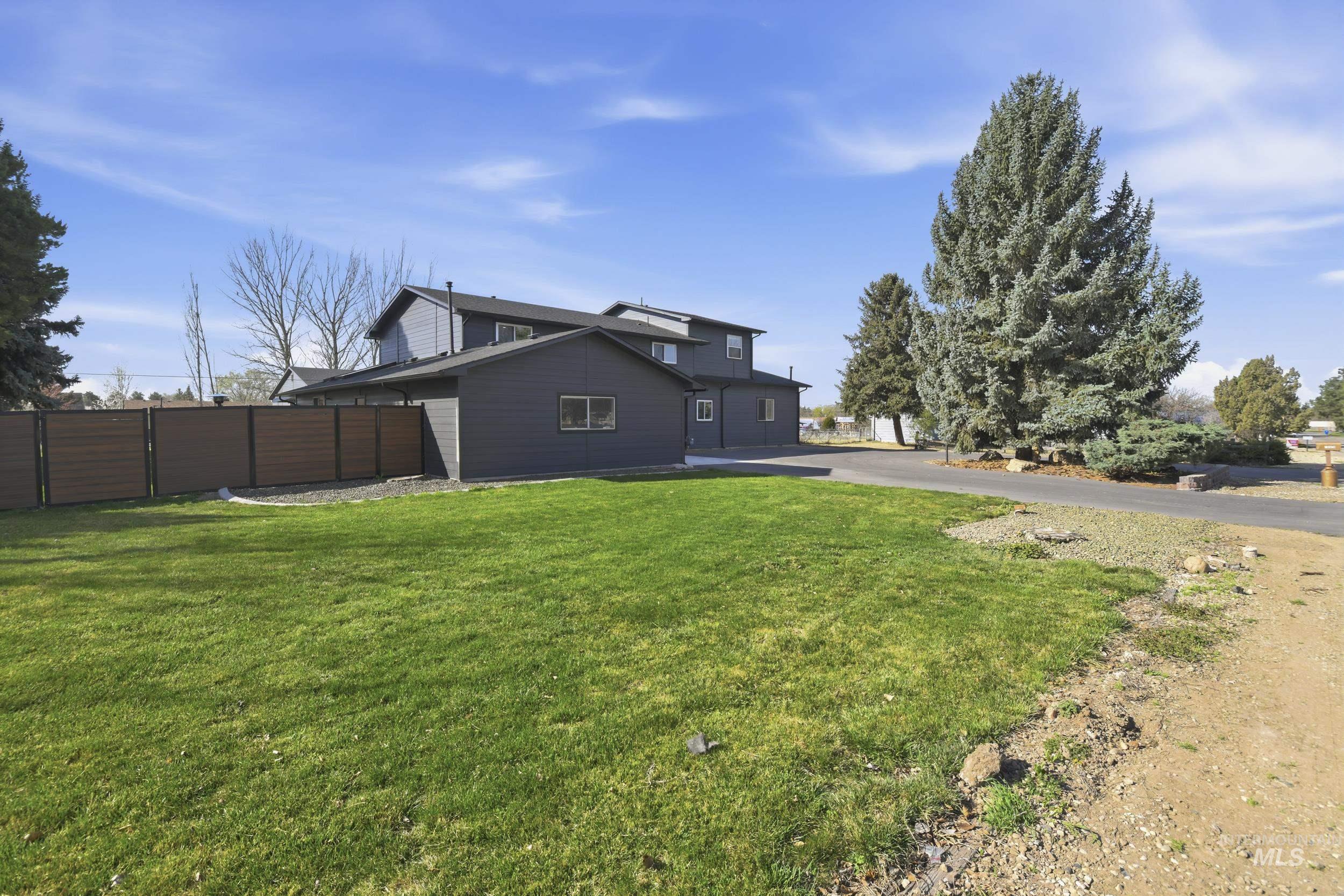 10325 W Roan Meadows Dr Property Photo 2