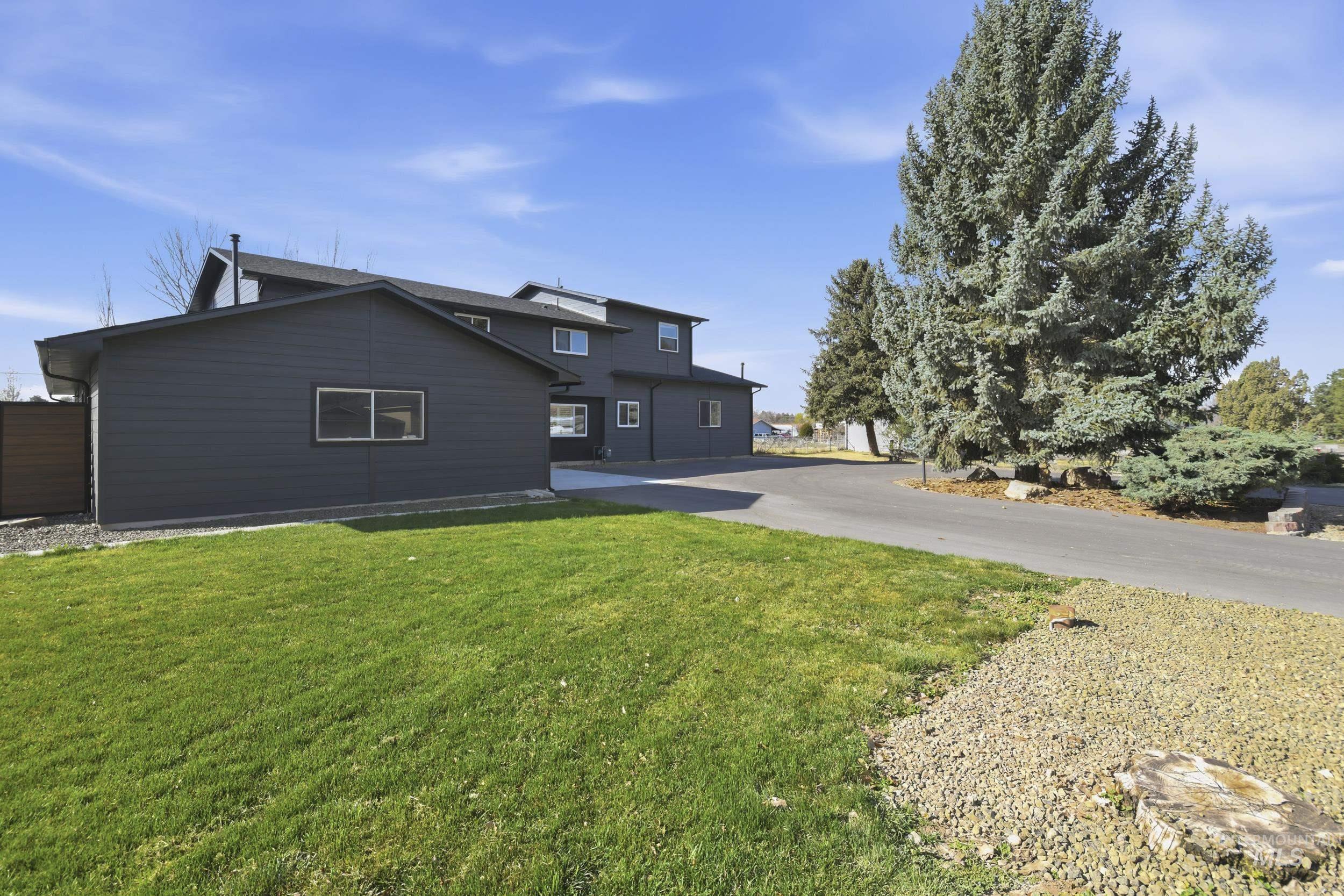 10325 W Roan Meadows Dr Property Photo 3