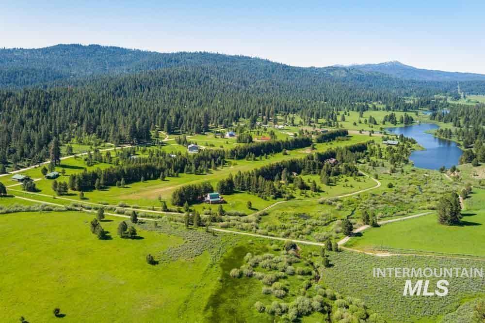 678 Highvalley Rd Property Photo 1