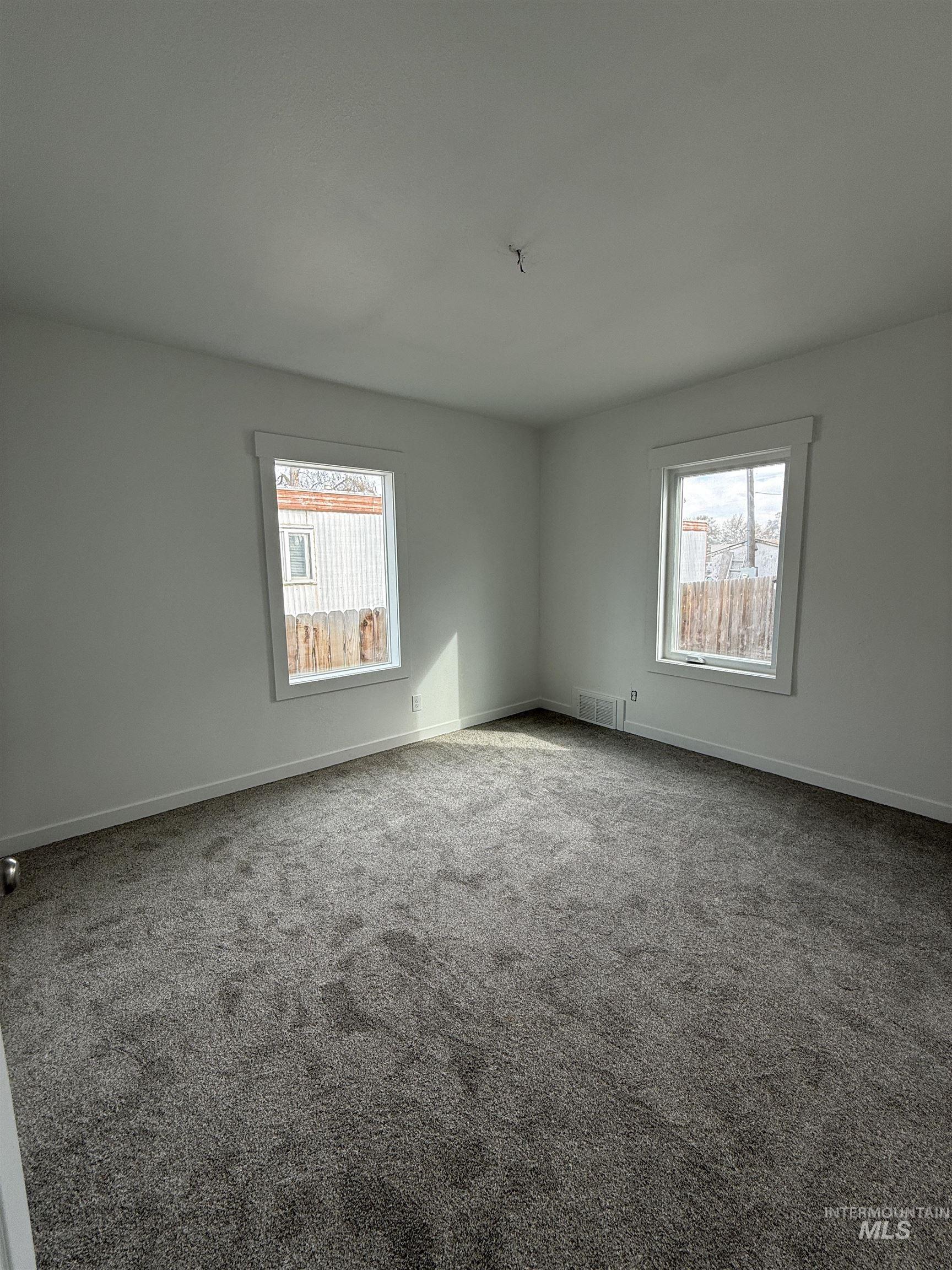 114 E Montana Property Photo 4