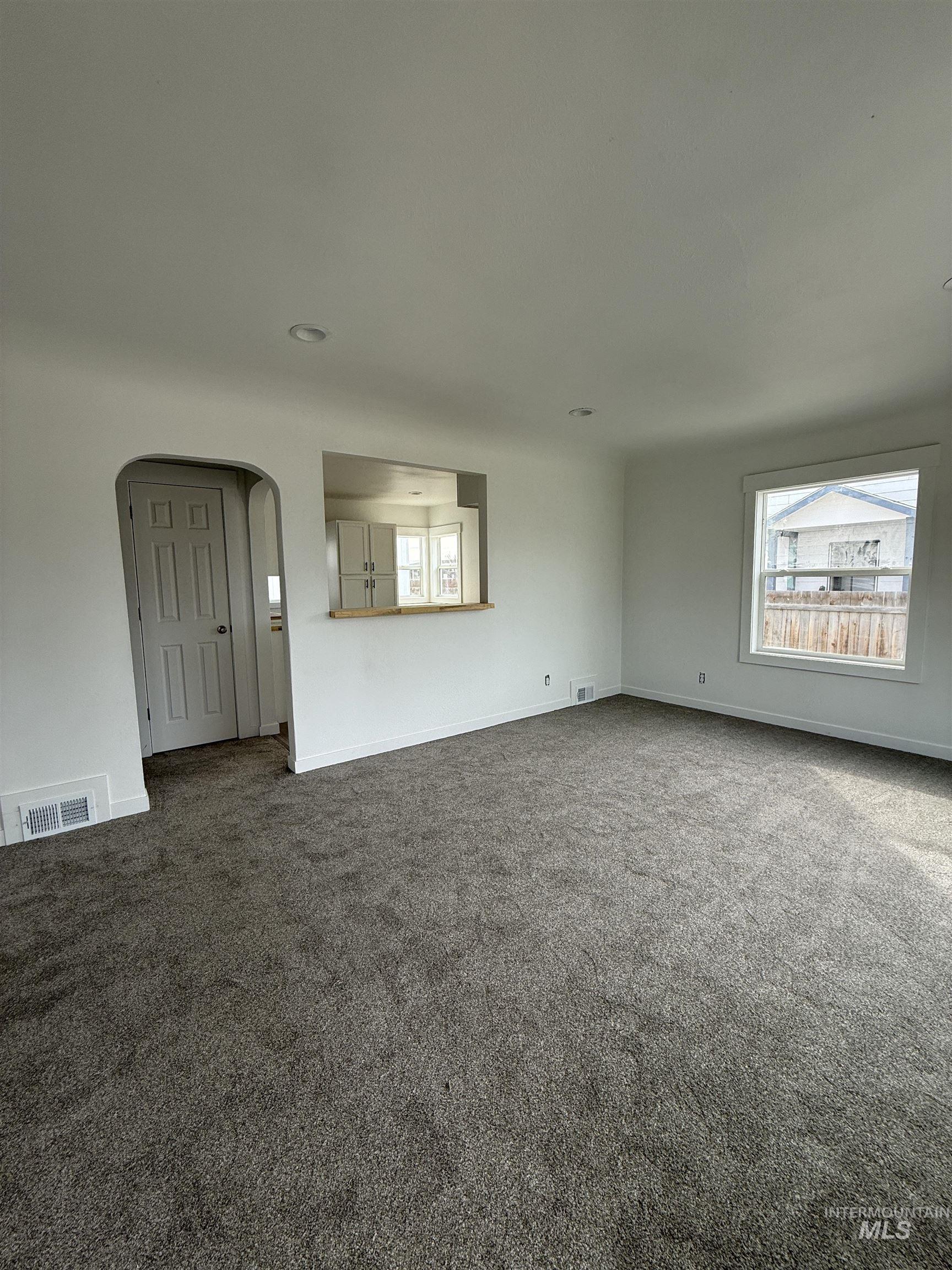 114 E Montana Property Photo 6