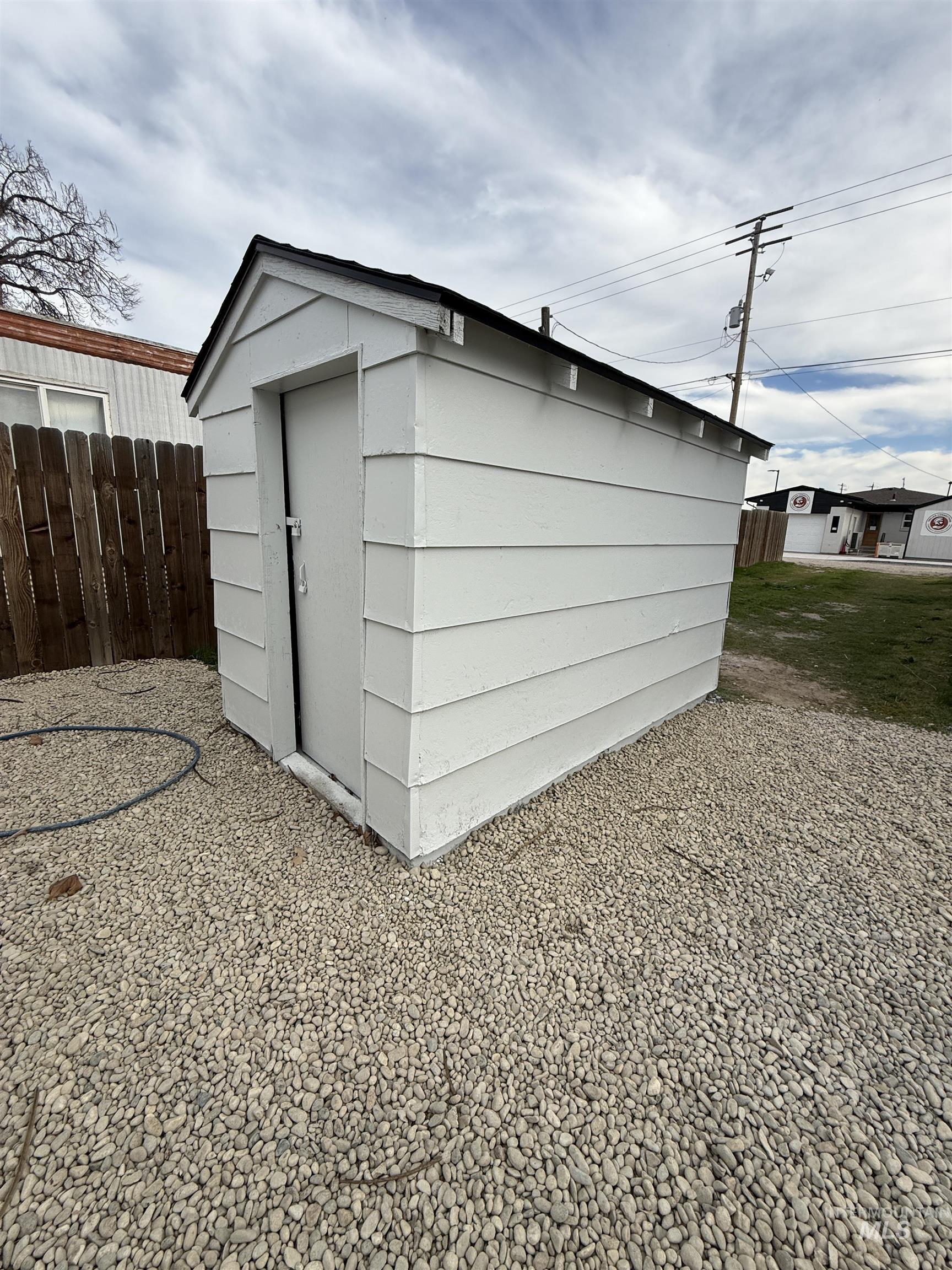 114 E Montana Property Photo 17