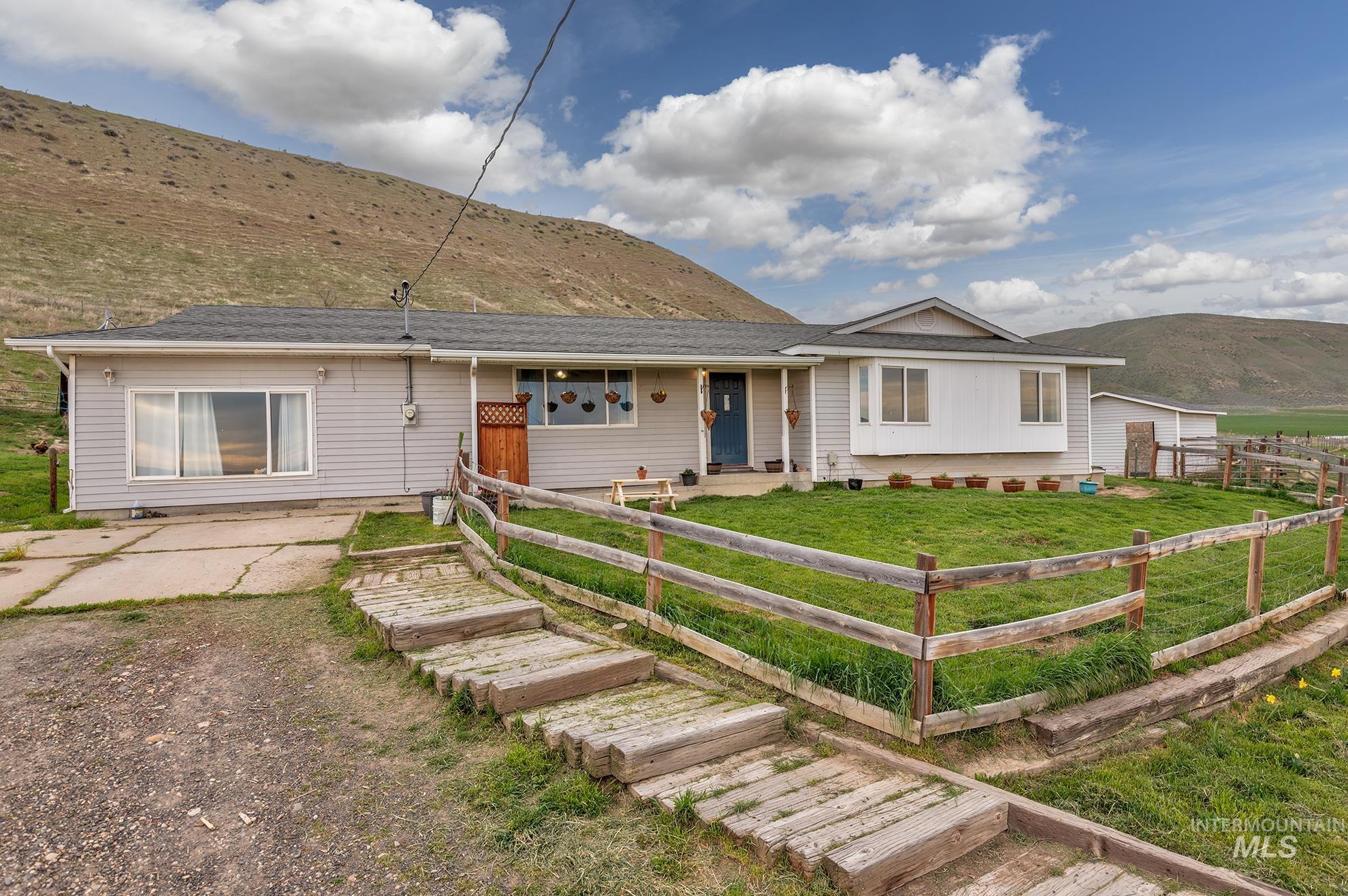 1492 Weiser River Road Property Photo 1