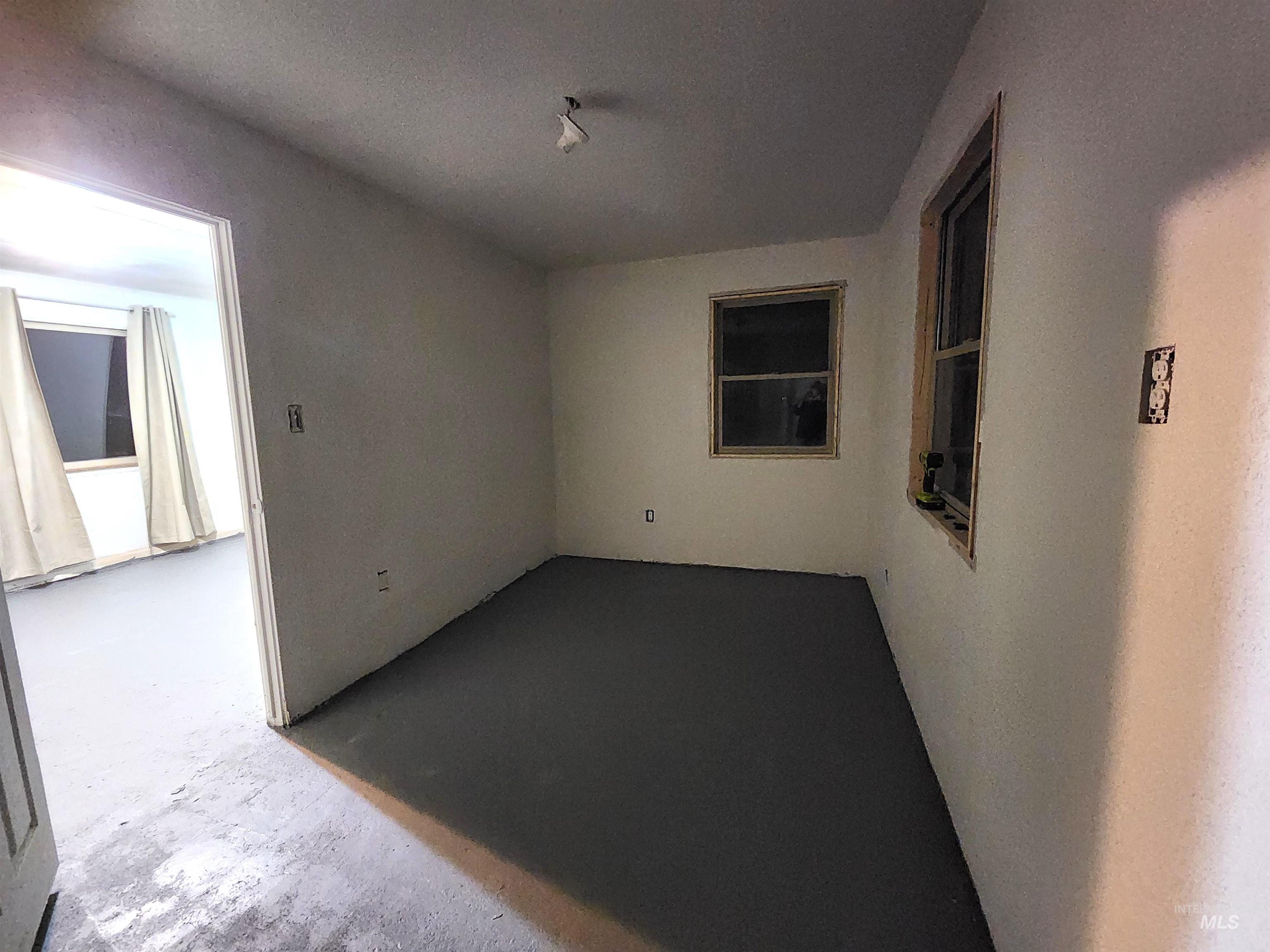 188 Morton Property Photo 3